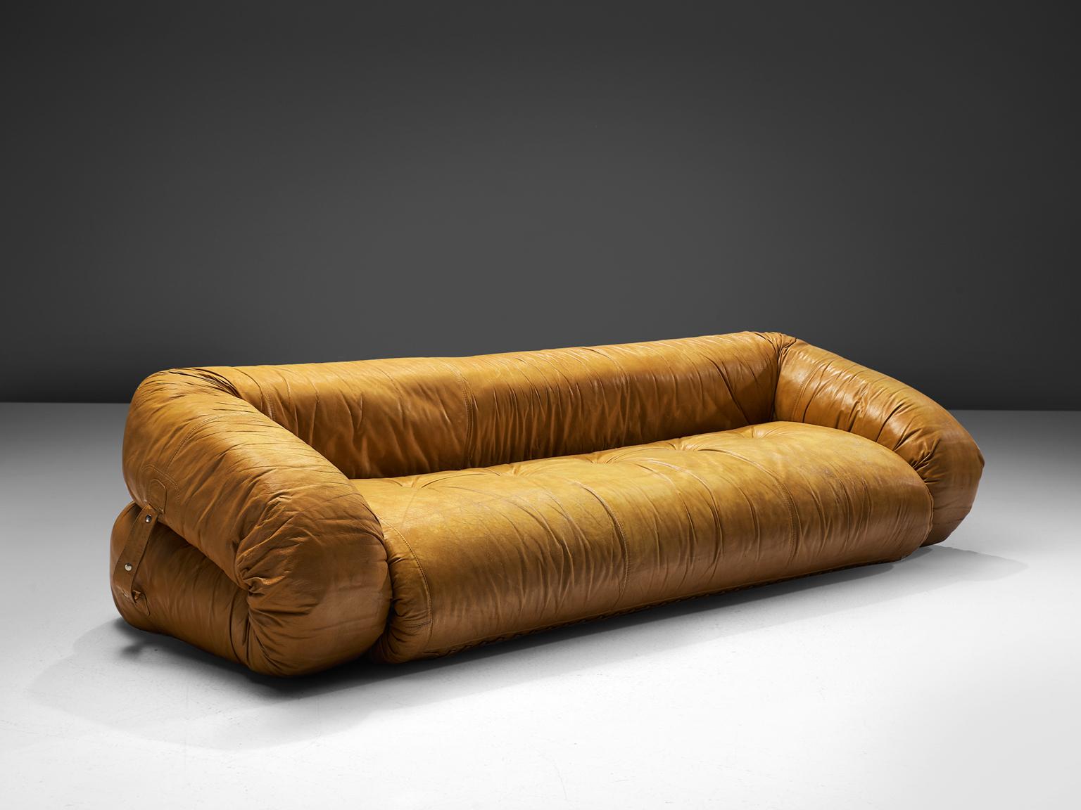 Alessandro Becchi for Giovannetti, Anfibio leather sofa bed, Italy, 1970s.

This Anfibio (translation: amphibian) sofa was designed by Alessandro Becchi (1946-) for Giovannetti in the 1970s. This convertible Italian sofa is upholstered with its
