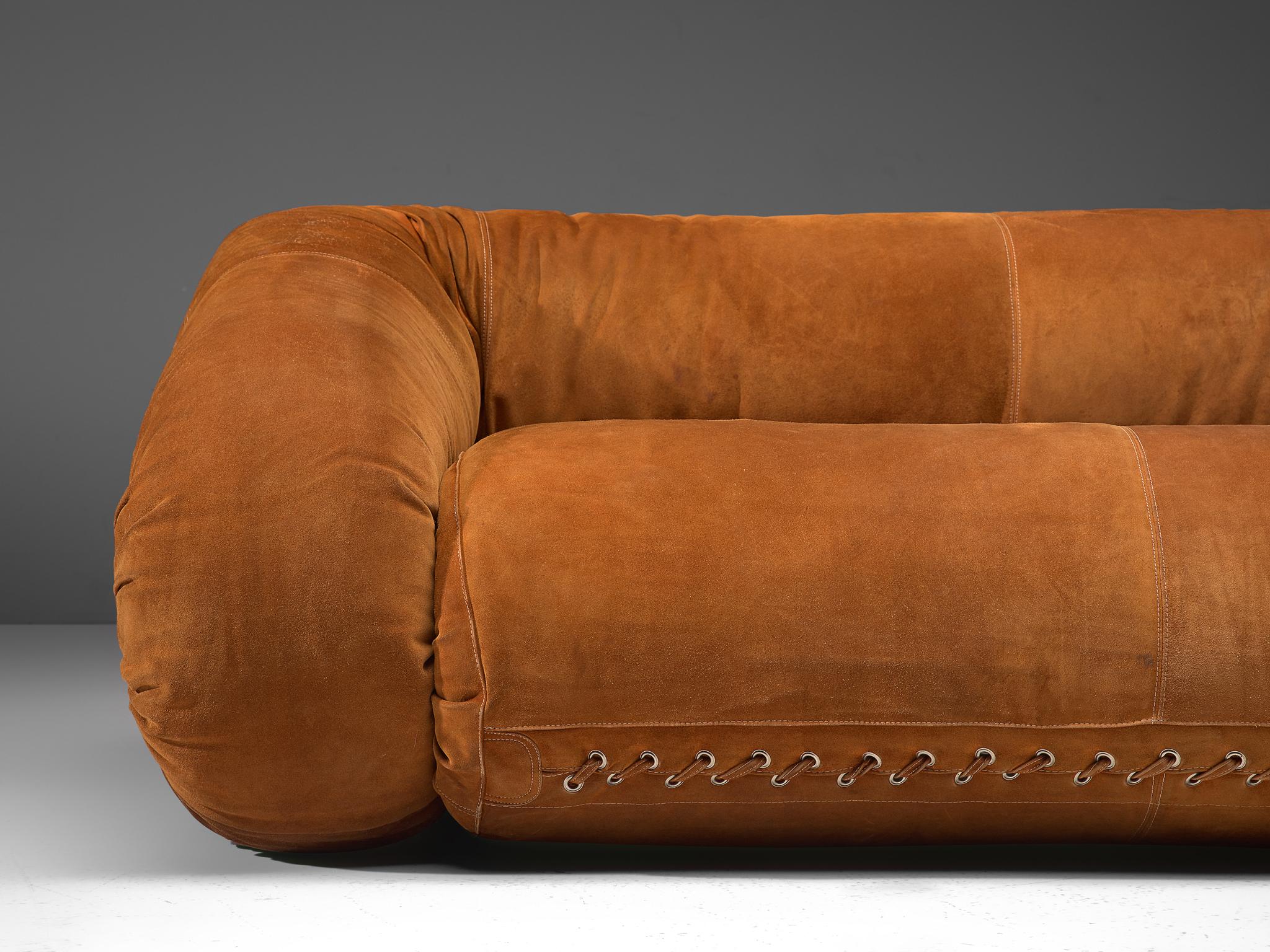 Sofa „Anfibio“ von Alessandro Becchi aus cognacfarbenem Wildleder 1