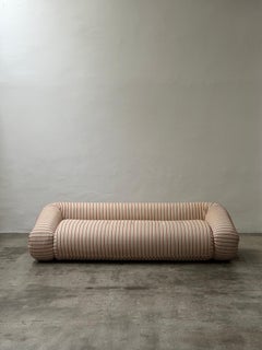 Alessandro Becchi, canapé Anfibio, tissu rayé, Giovannetti, Italie, années 1970