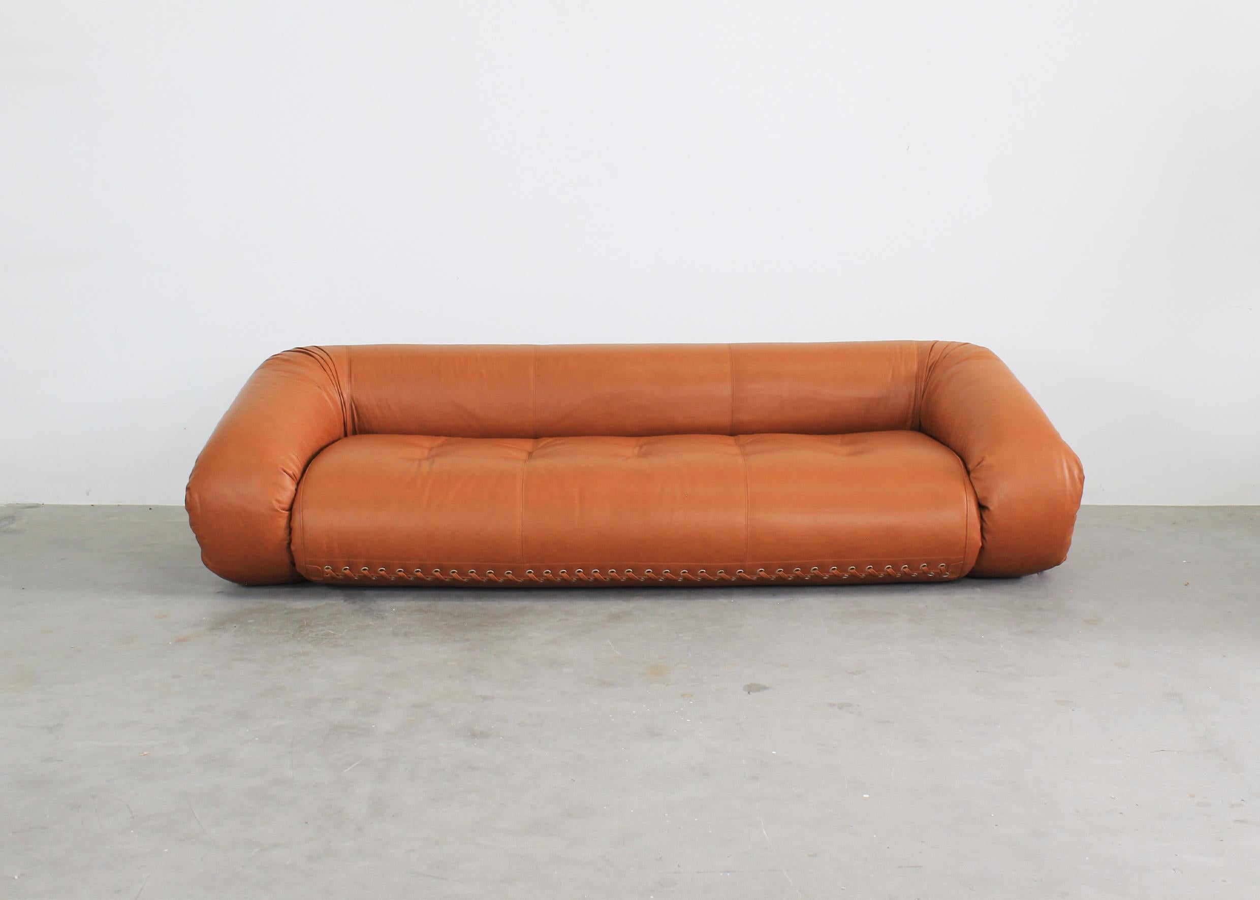 Mid-Century Modern Alessandro Becchi Anfibio Three Seater Sofa in Leather by Giovannetti 1970s