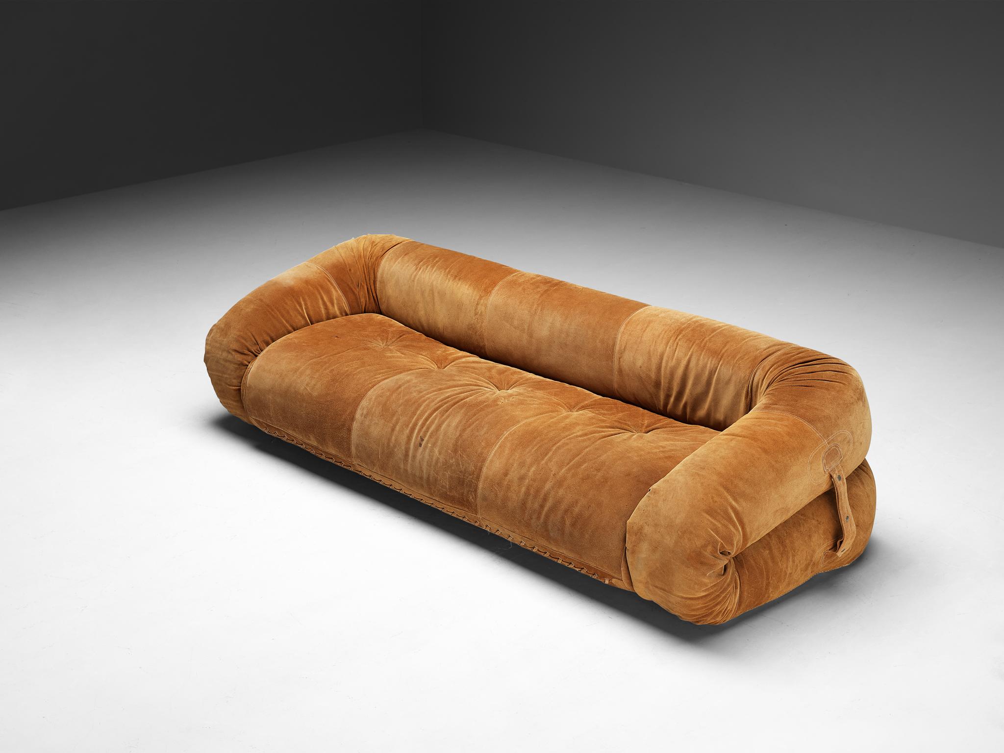 Alessandro Becchi for Giovannetti Collezioni, 'Anfibio' sofa, leather, steel, Italy, 1971 

The Anfibio sofa, a rare and innovative creation by Italian designer Alessandro Becchi for Giovannetti Collezioni, stands as a classic example of 1970s