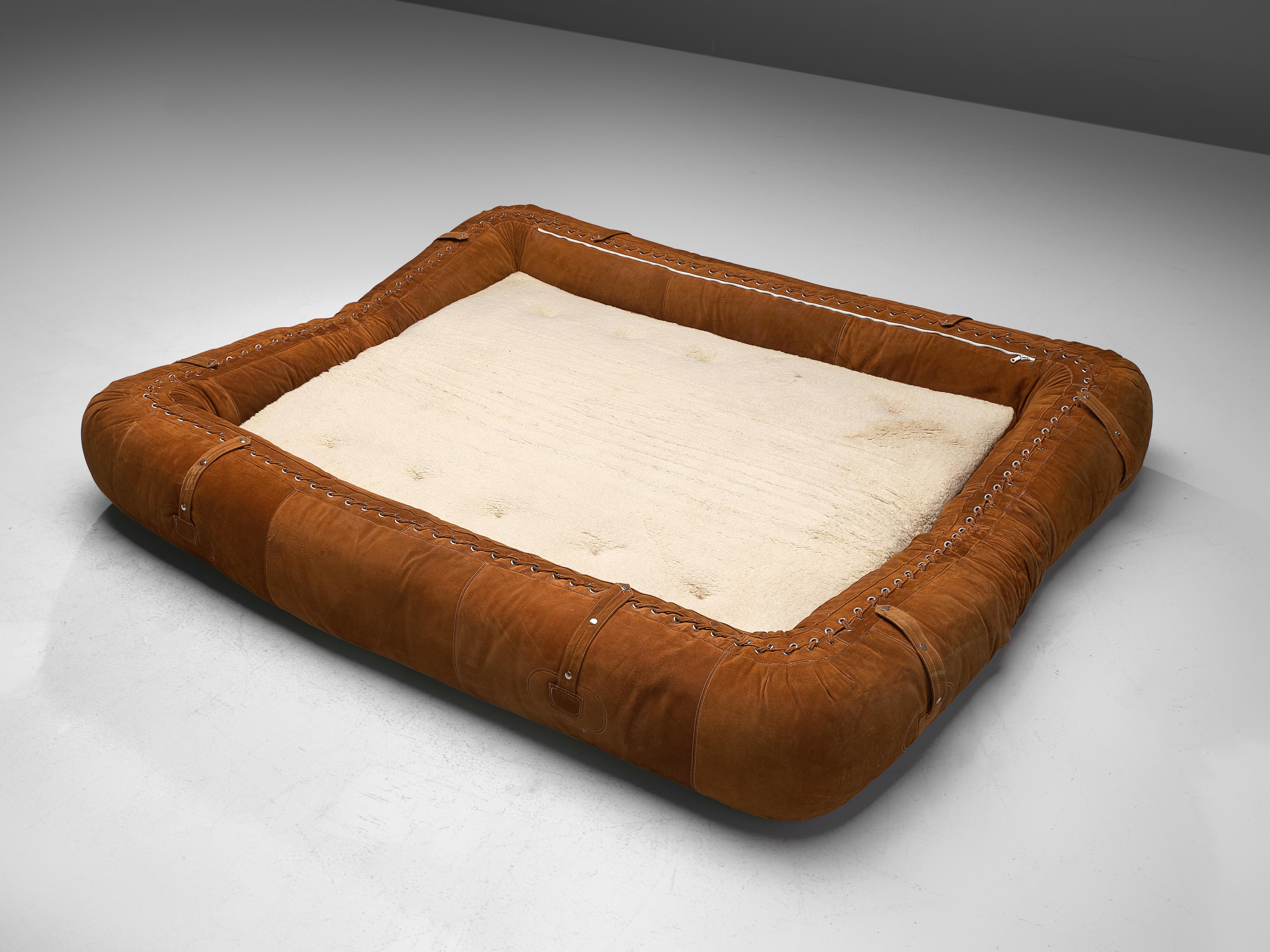 Late 20th Century Alessandro Becchi for Giovanetti ‘Anfibio’ Sofa in Cognac Leather