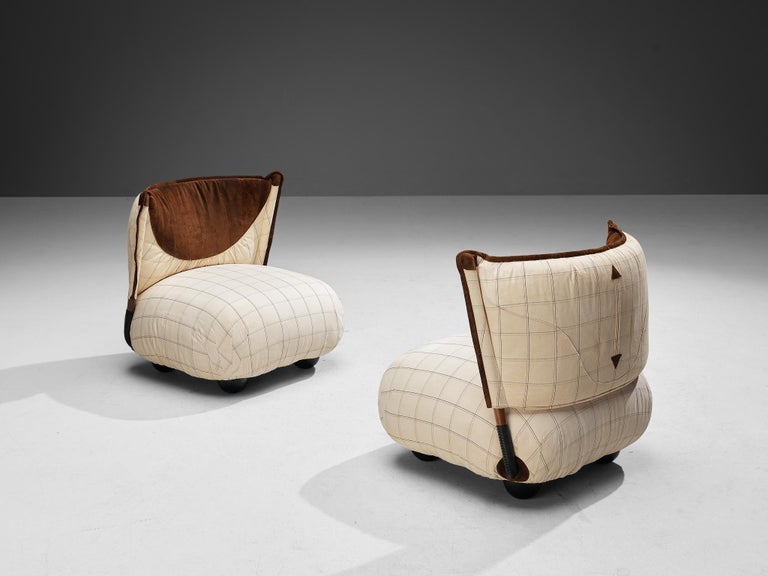 Alessandro Becchi for Giovannetti, 'Le Bugie' pair of lounge chairs, fabric, Italy, 1972.

Fun and quirky pair of lounge chairs by Alessandro Becchi. These chairs are made in Italy, and definitely breathe the spirit and the ethos of the seventies.