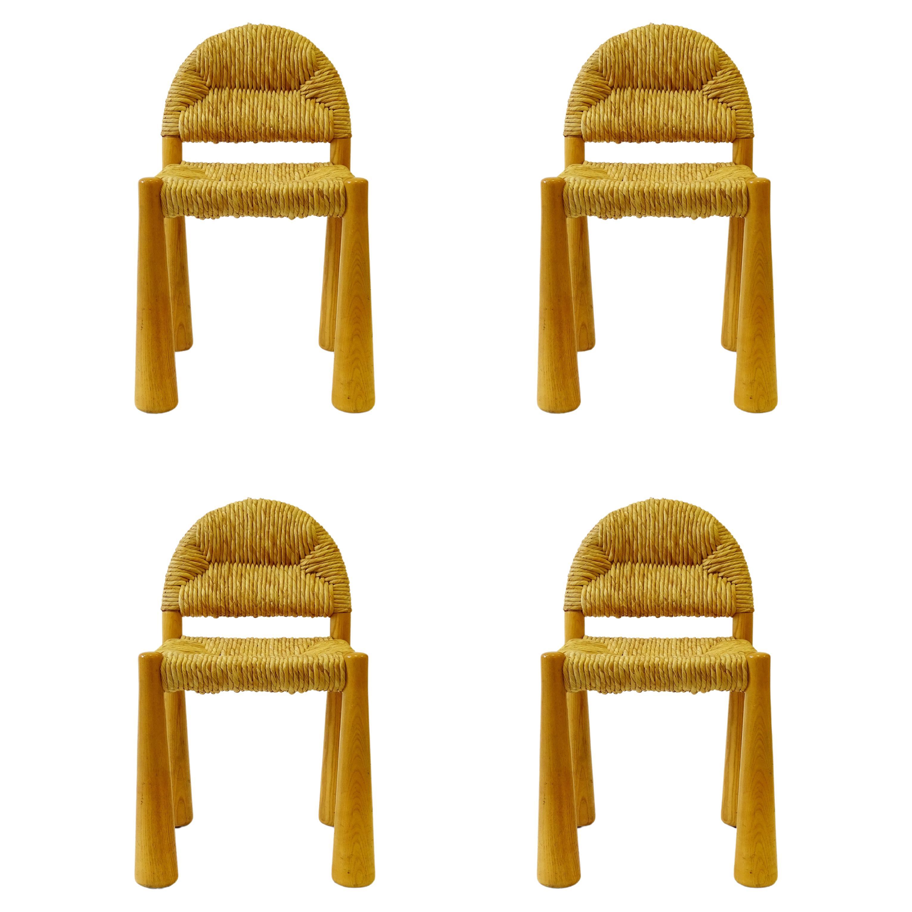 Alessandro Becchi Juego de cuatro sillas de comedor para Giovanetti, Italia 1975