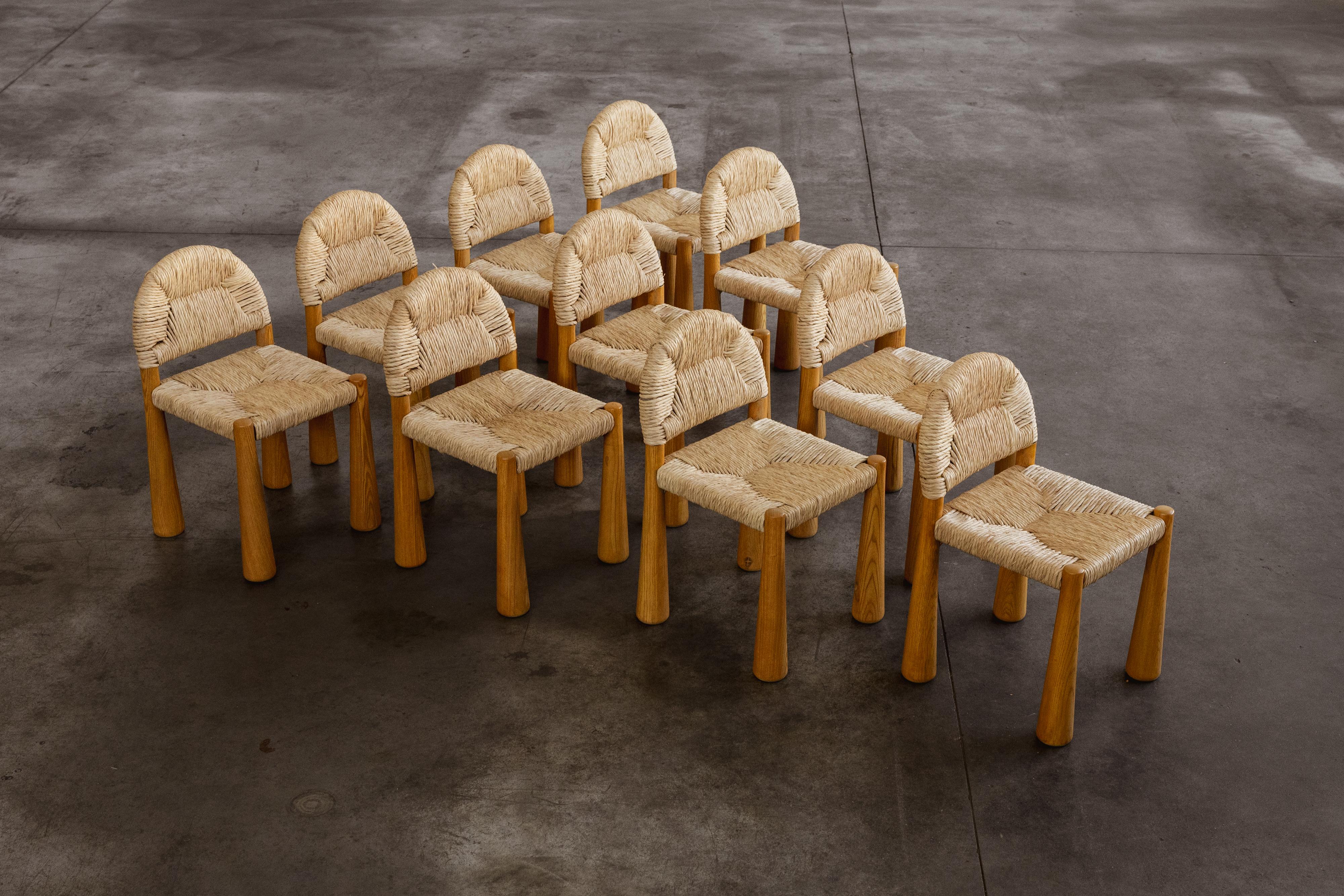Alessandro Becchi “Toscanolla” dining chairs for Giovannetti, ashwood and straw, Italy, 1970, set of ten.

This rare “Toscanolla” dining chair was designed by Becchi for Giovannetti in 1970. Often misspelled as “Toscanella”, the “Toscanolla” chairs