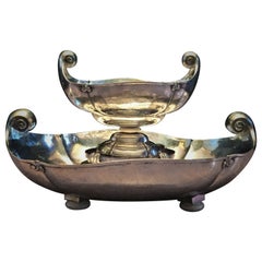 Centre de table italien Novecento à double étage en argent d'Alessandro Calderoni, vers 1940