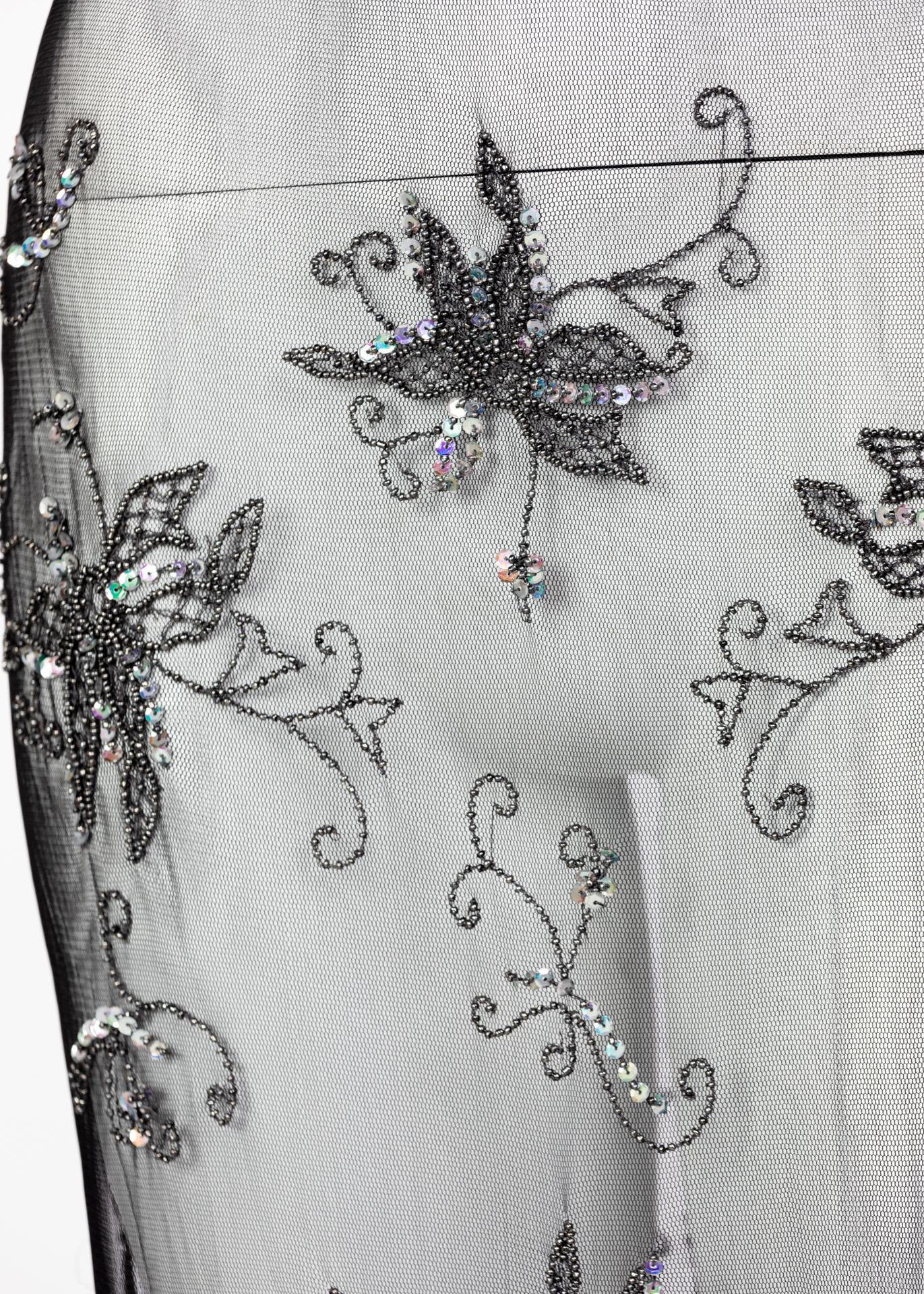 Alessandro Dell'Acqua Falda de transparencias bordada con pedrería, años 90 en venta 4
