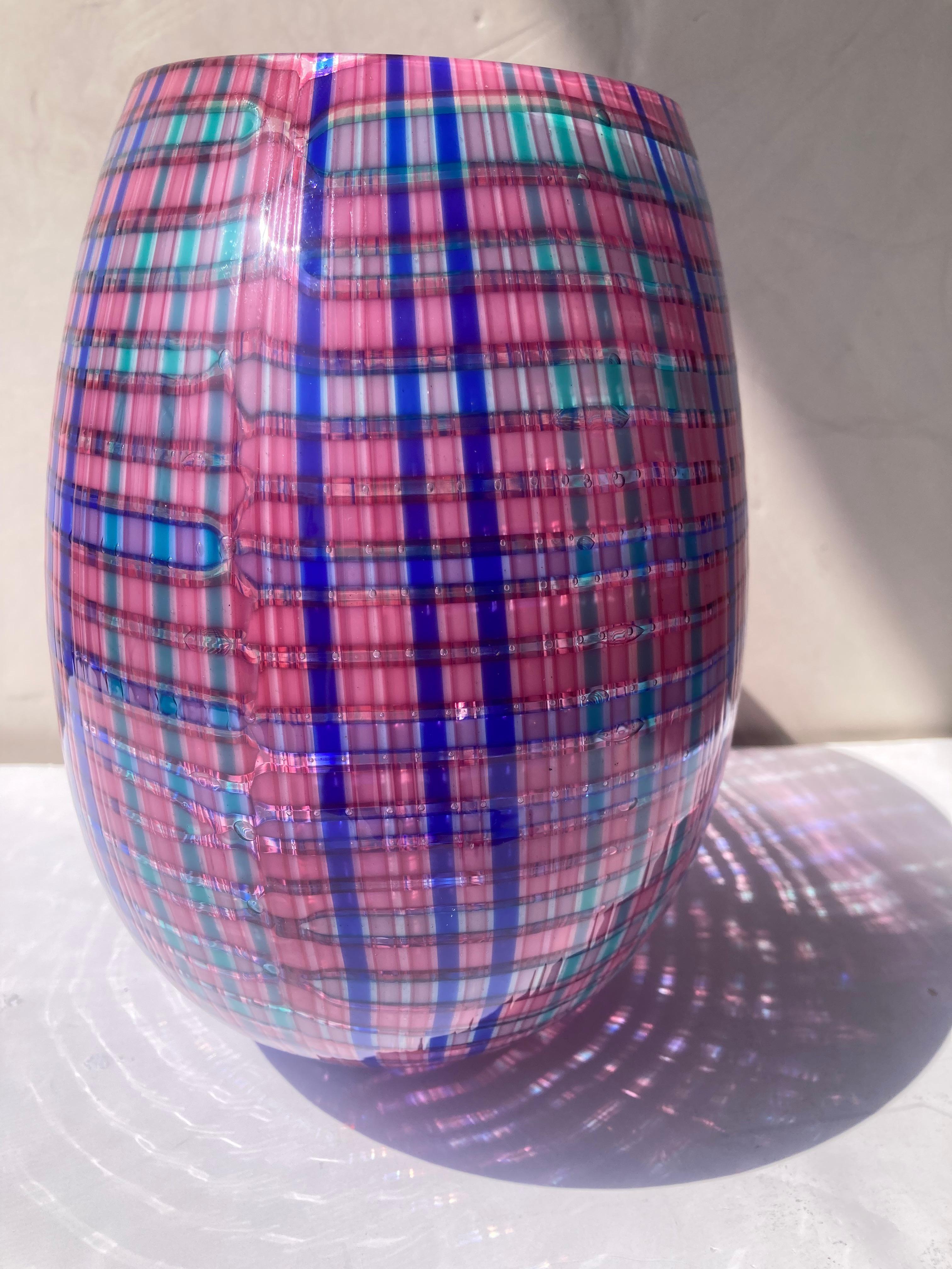 Postmoderno Vaso in vetro di Murano di Alessandro Diaz de Santillana , firmato 91  