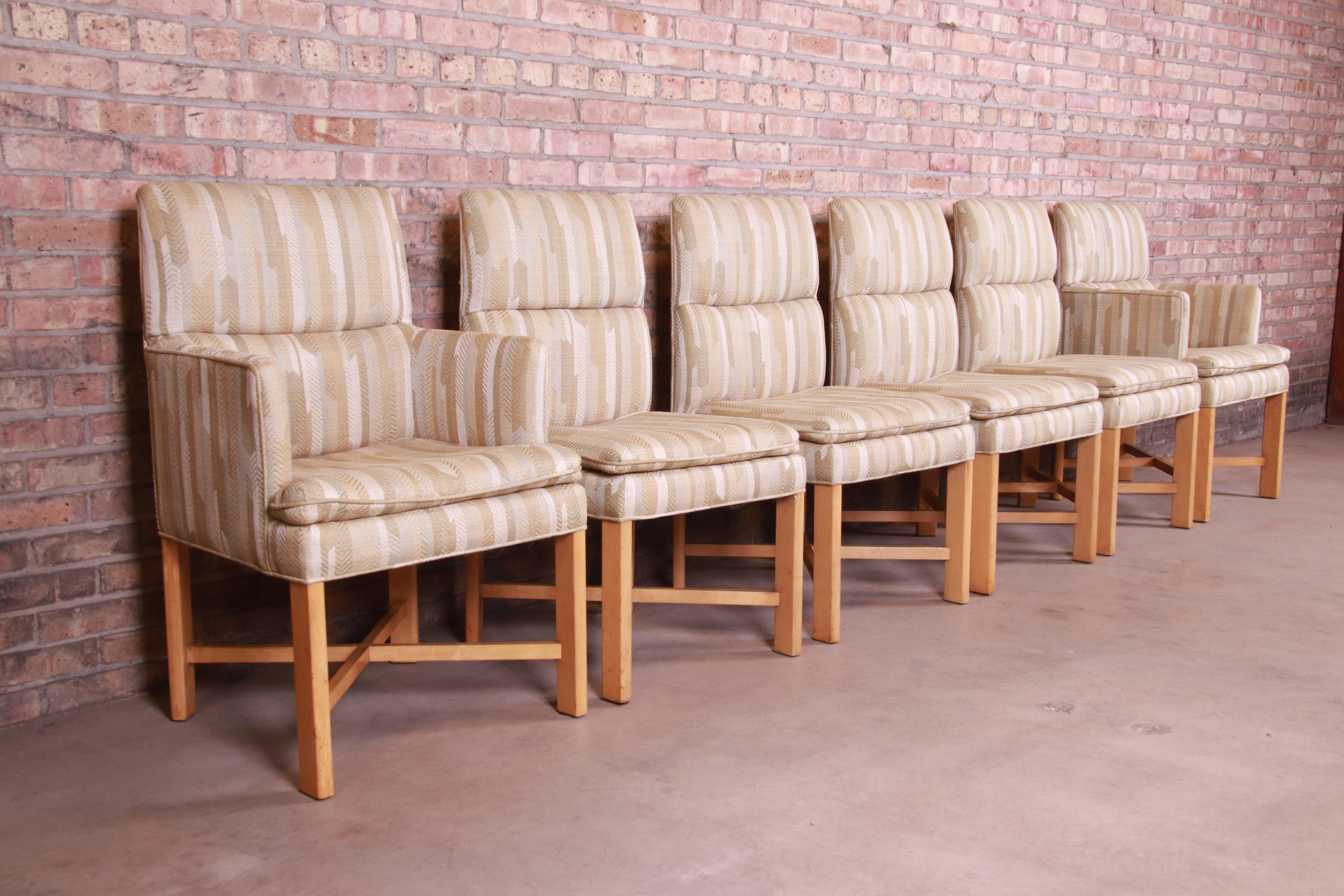 Alessandro pour Baker Furniture ensemble de six chaises de salle à manger tapissées à base en X Bon état - En vente à South Bend, IN