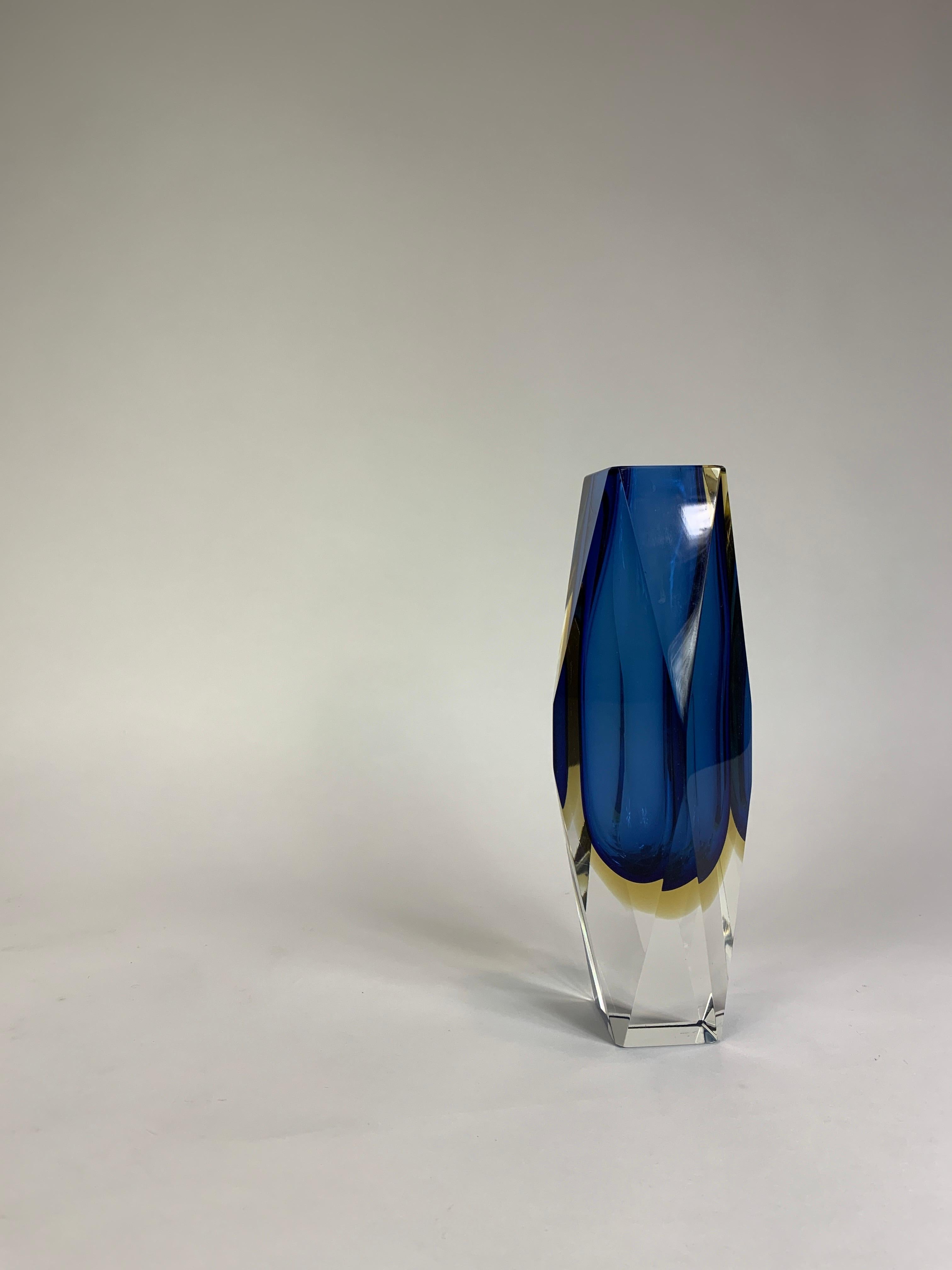 Mid-Century Modern Alessandro Mandruzatto Faceted Glass Cobalt Blue Vase