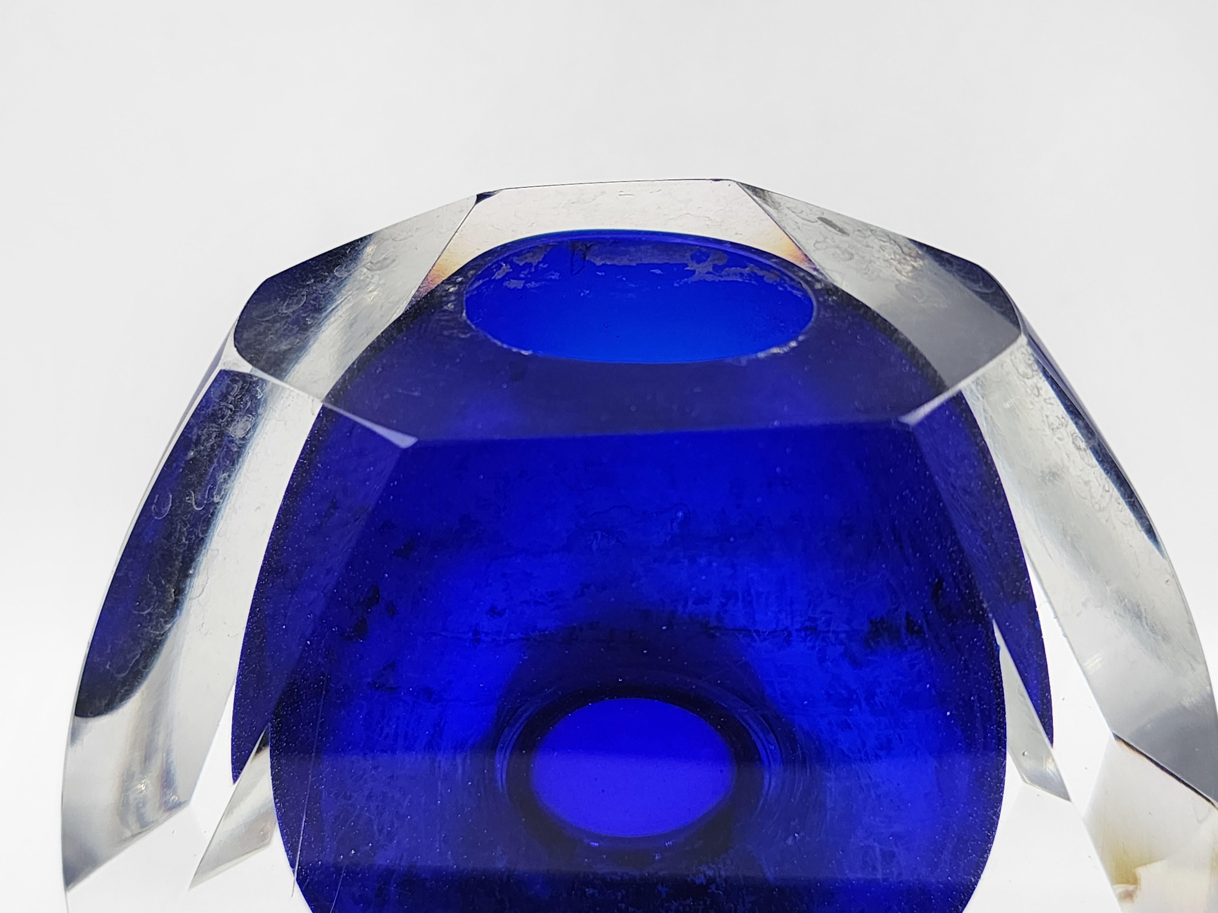 Hand-Crafted Alessandro Mandruzzato Artistic Glass Jarron For Sale