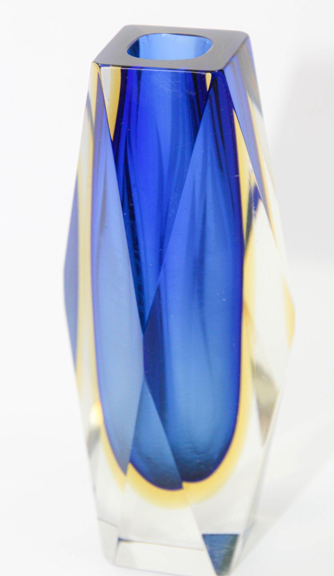 Hand-Crafted Alessandro Mandruzzato Blue and Yellow Sommerso Murano Vase, Italy 1960s For Sale