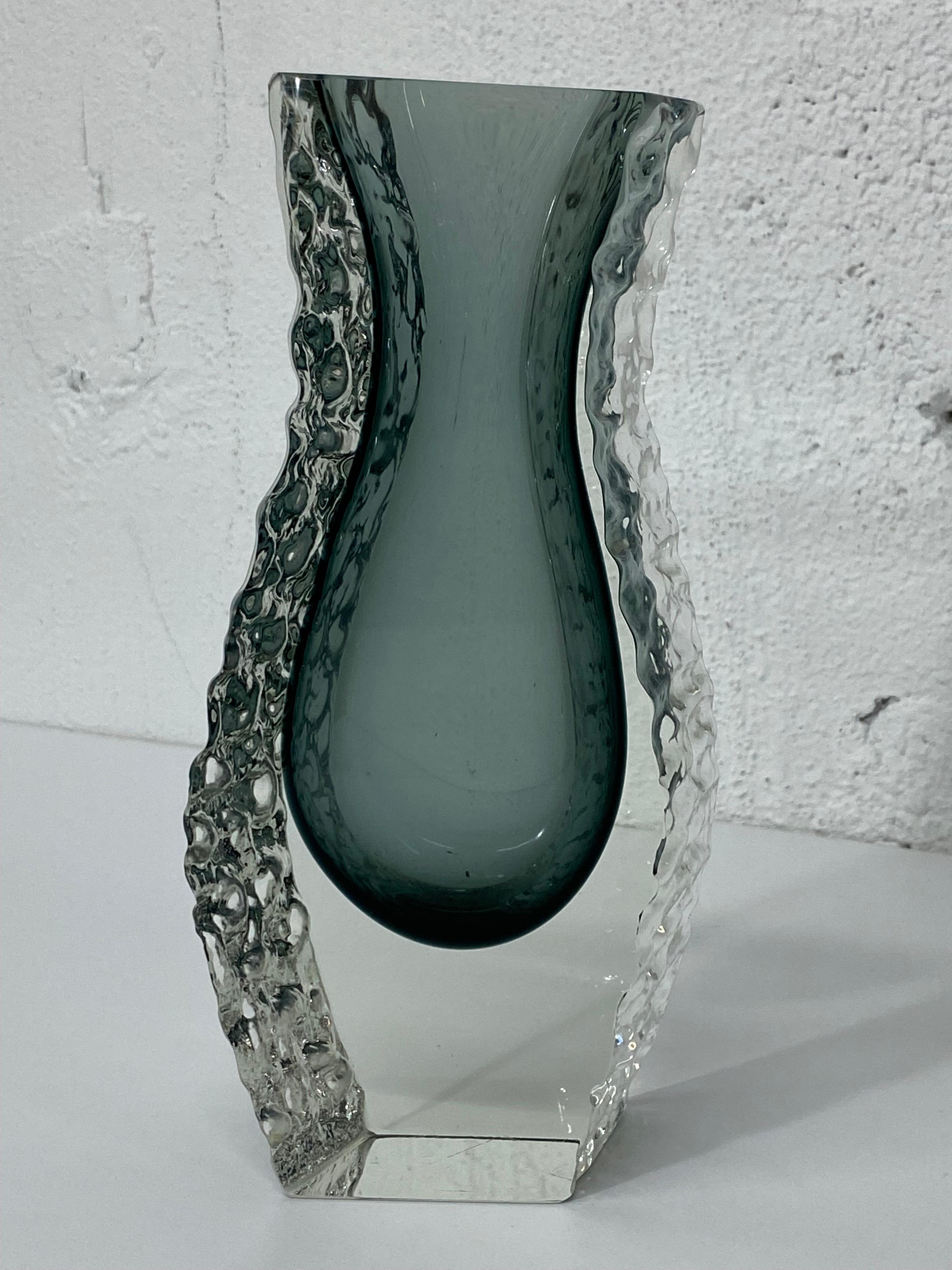 Alessandro Mandruzzato Faceted and Textured Murano Sommerso Glass Vase 1