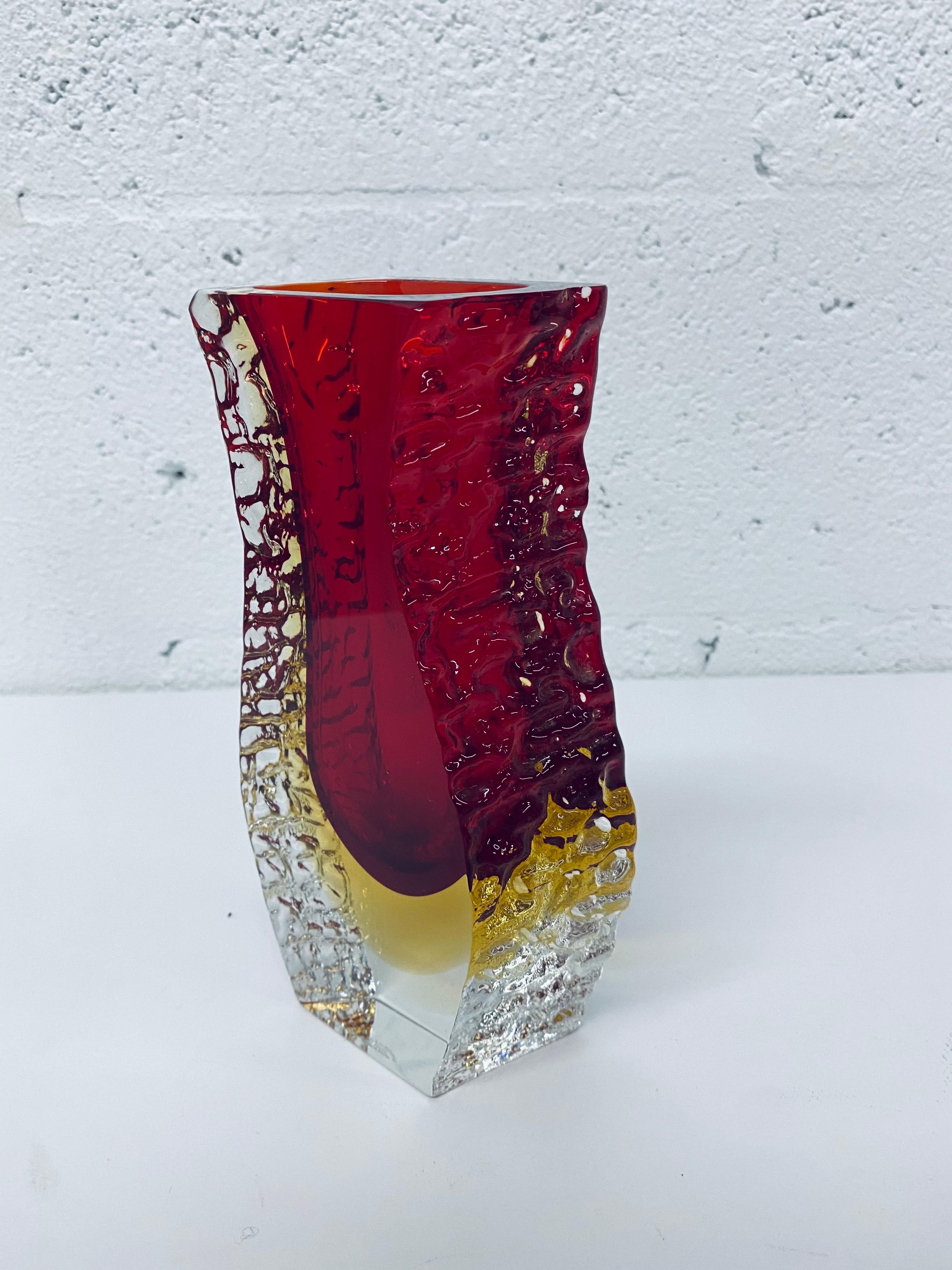 Alessandro Mandruzzato Faceted and Textured Murano Sommerso Glass Vase 4