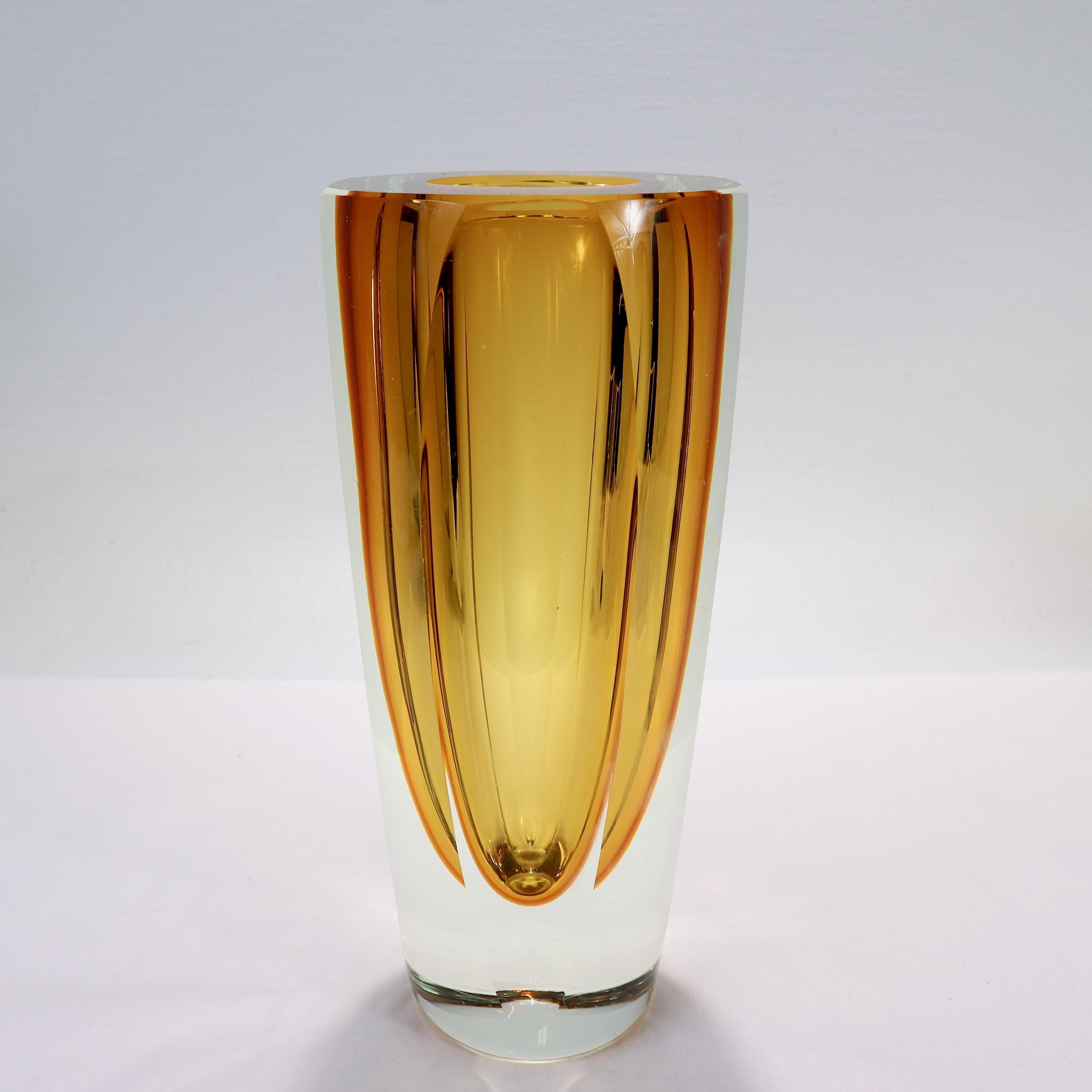 20th Century Alessandro Mandruzzato Italian Sommerso Faceted Murano Glass Vase