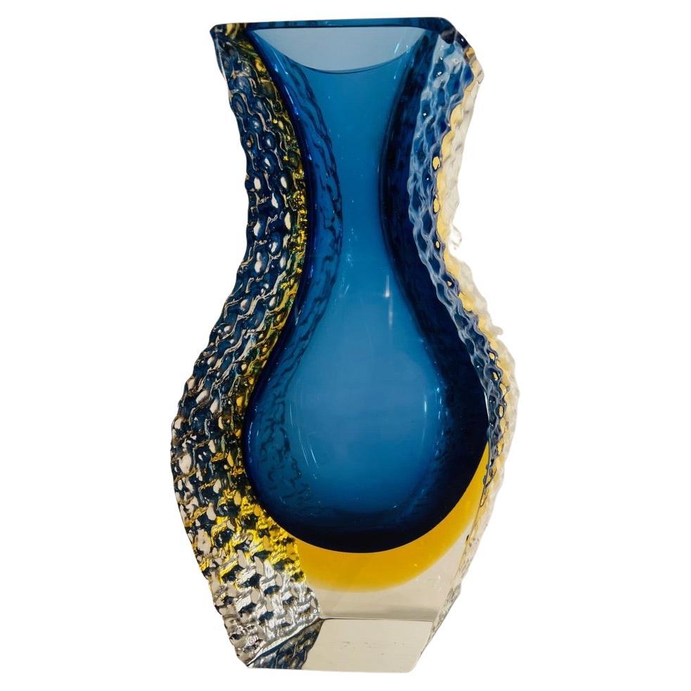 Vase bleu et jaune d'Alessandro Mandruzzato, Murano, circa 1950 en vente