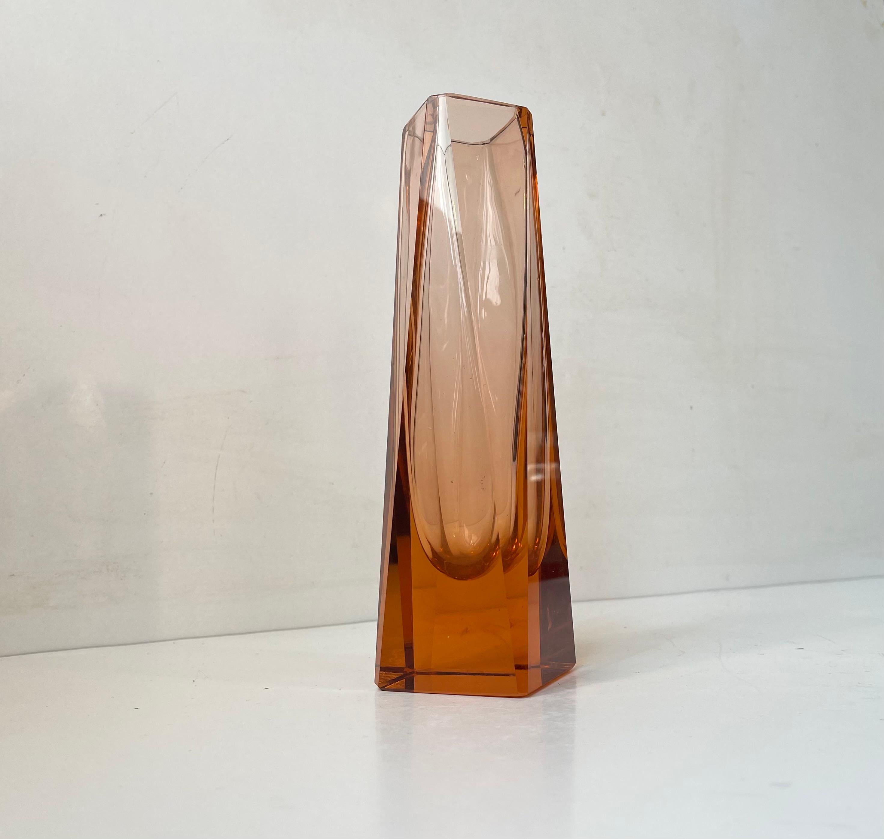 Tulipano block vase in faceted glass. Very rare peach or salmon in color. Hand-blown in to a mold with facets finished by hand. Designed and made at the Murano workshop of Alessandro Mandruzzato circa 1970-80. Measurements: H: 22 cm, W/D: 6 cm.