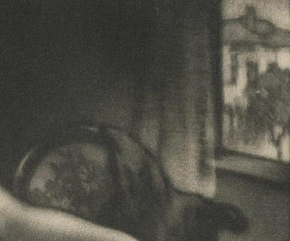 Auftauchen (Grau), Nude Print, von Alessandro Mastro-Valerio