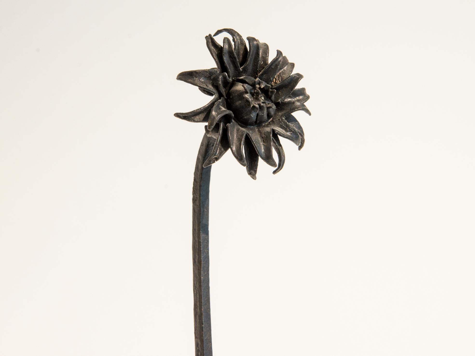 Alessandro Mazzucotelli ( Italy , 1865 - 1938 )
Flower
Sculpture representing a flower
Wrought iron
Italy, circa 1910
H 51 x D 11 cm