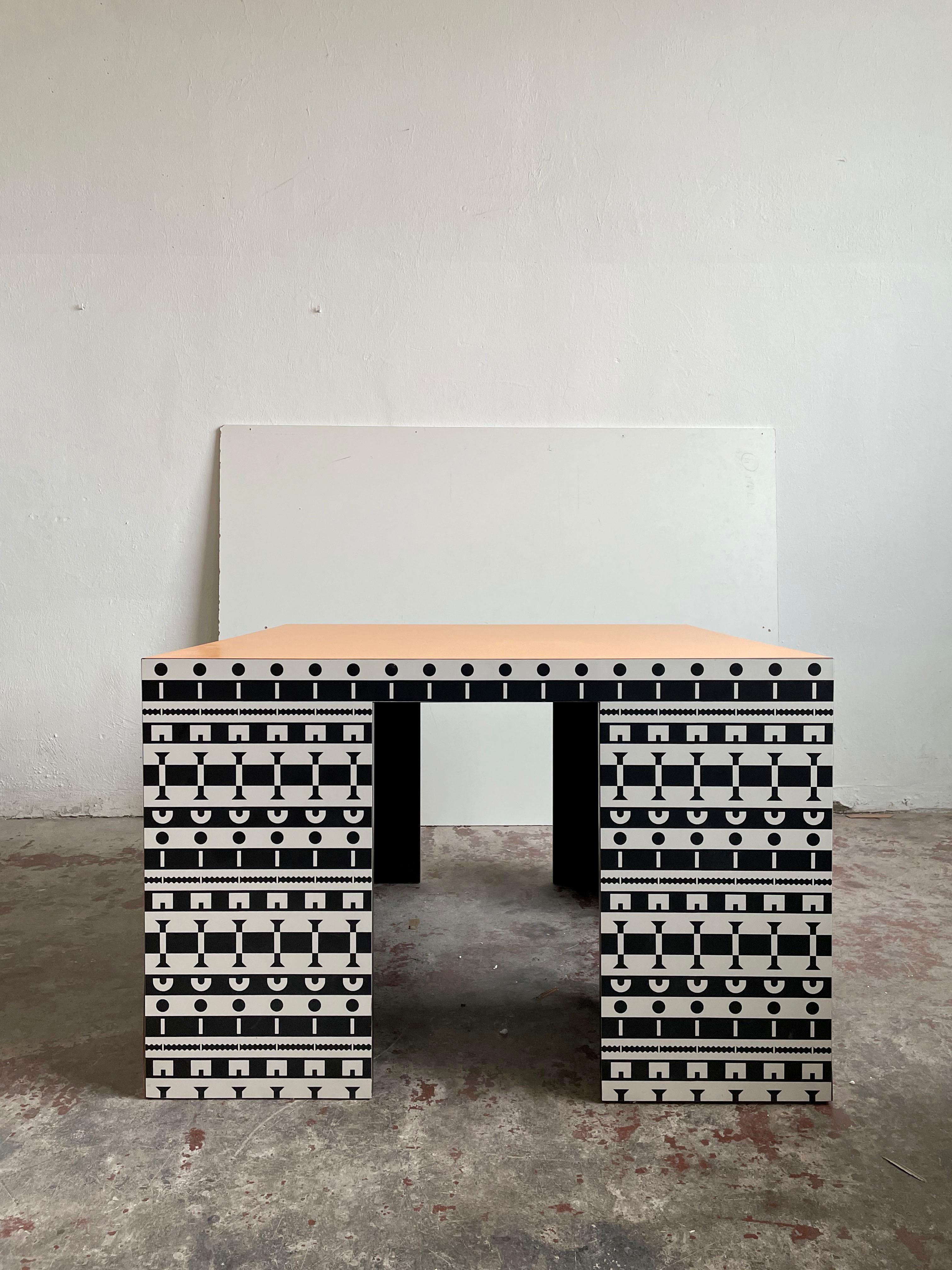 Laminated Alessandro Mendini and A. Guerriero, Table and Chairs 'Ollo', Studio Alchimia