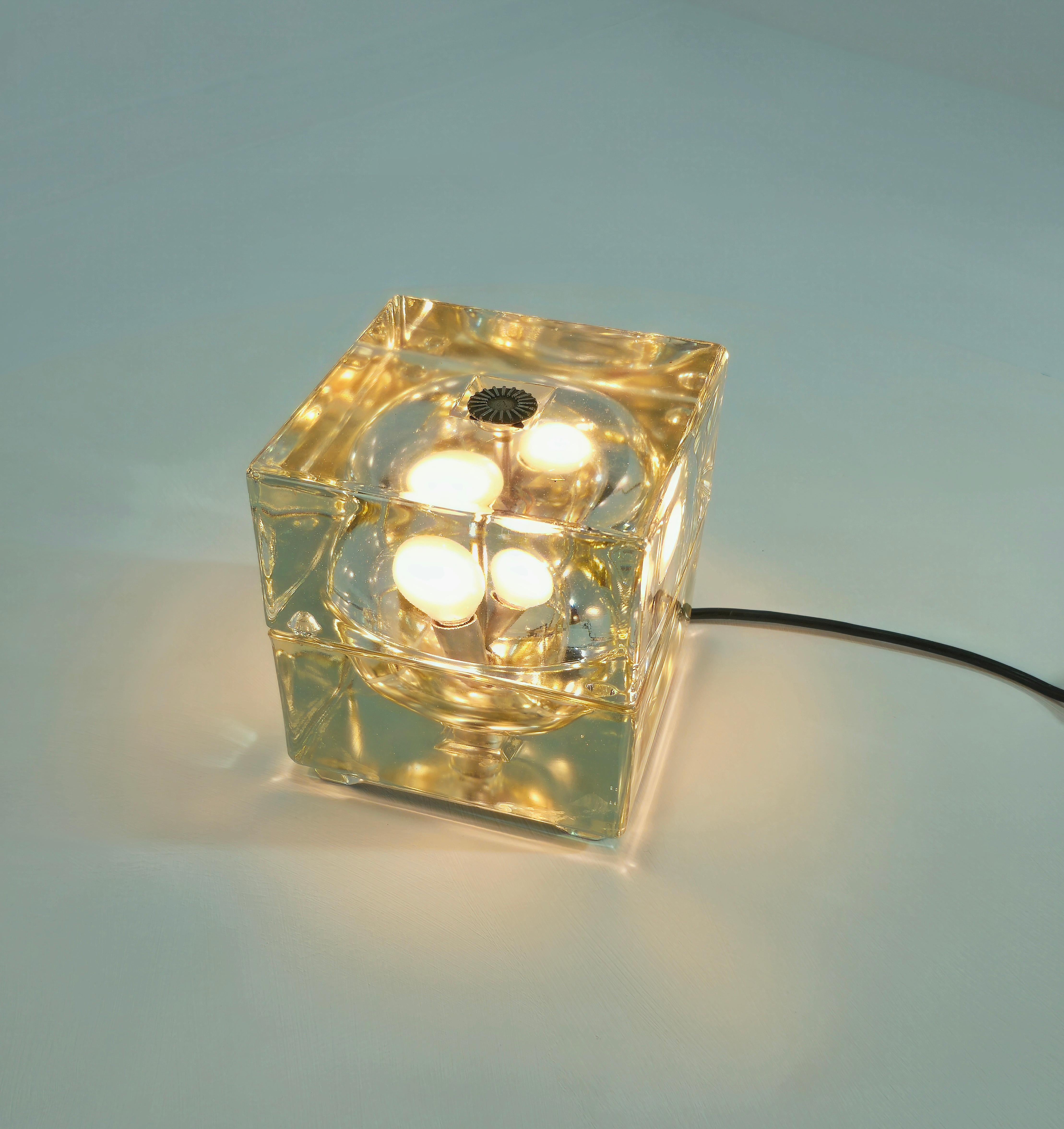 Alessandro Mendini Cubosfera Tischlampe, Design, Italien, 1968er Jahre, Mid-Century (20. Jahrhundert) im Angebot