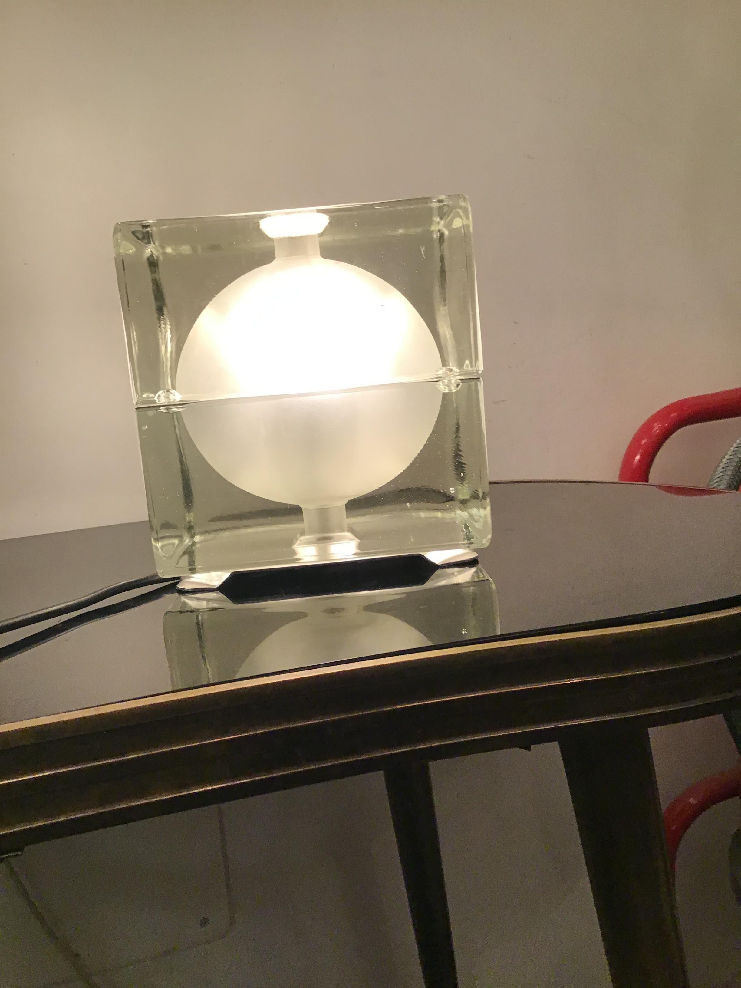 Lampe de bureau Cubosfera Alessandro Mendini en métal et verre crème, 1968, Italie en vente 5