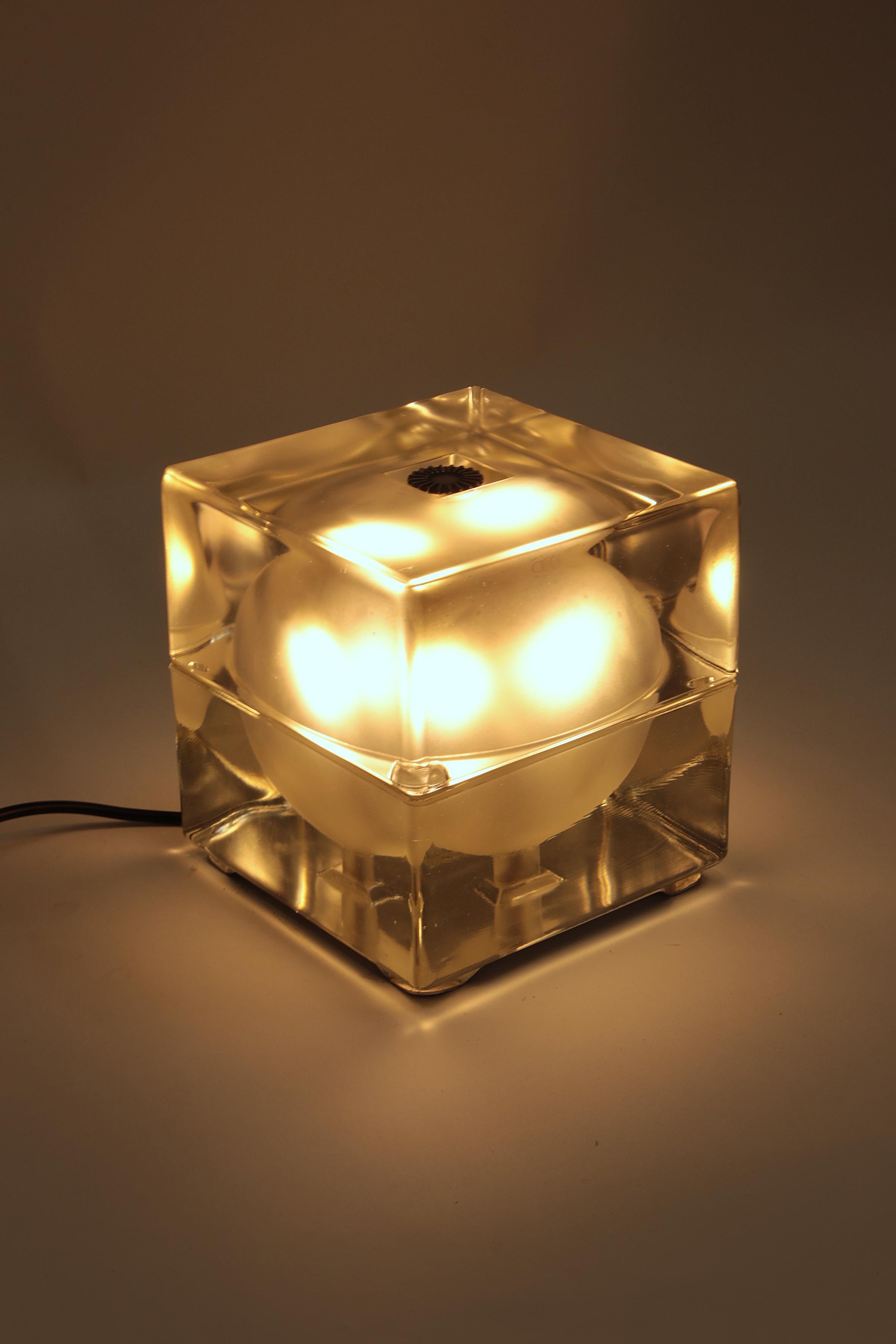 Modern Alessandro Mendini “Cubosfera” Table Lamp Metal Crome Glass 1968 Italy For Sale