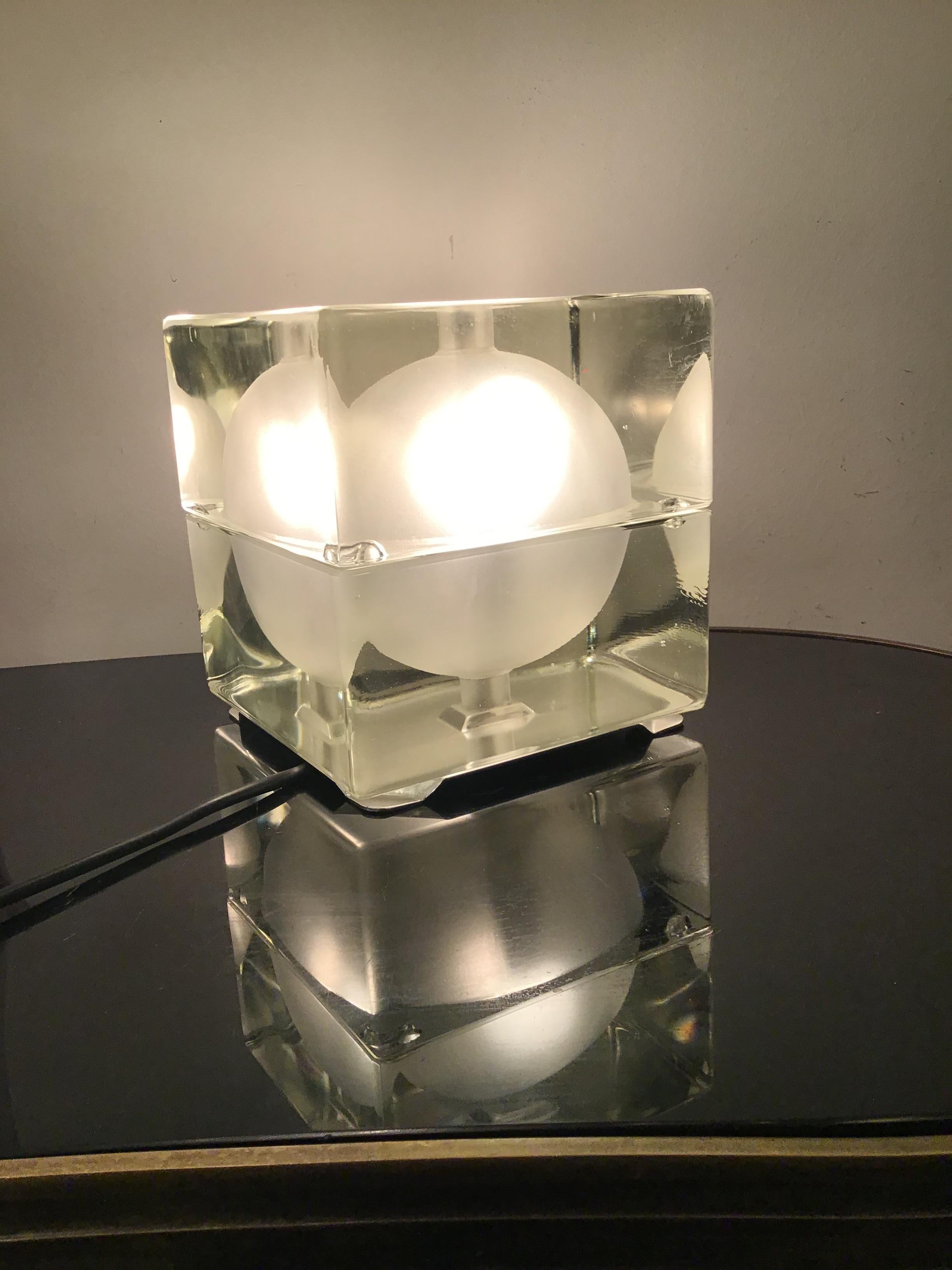 Alessandro Mendini “Cubosfera” Table Lamp Metal Crome Glass 1968 Italy In Excellent Condition For Sale In Milano, IT