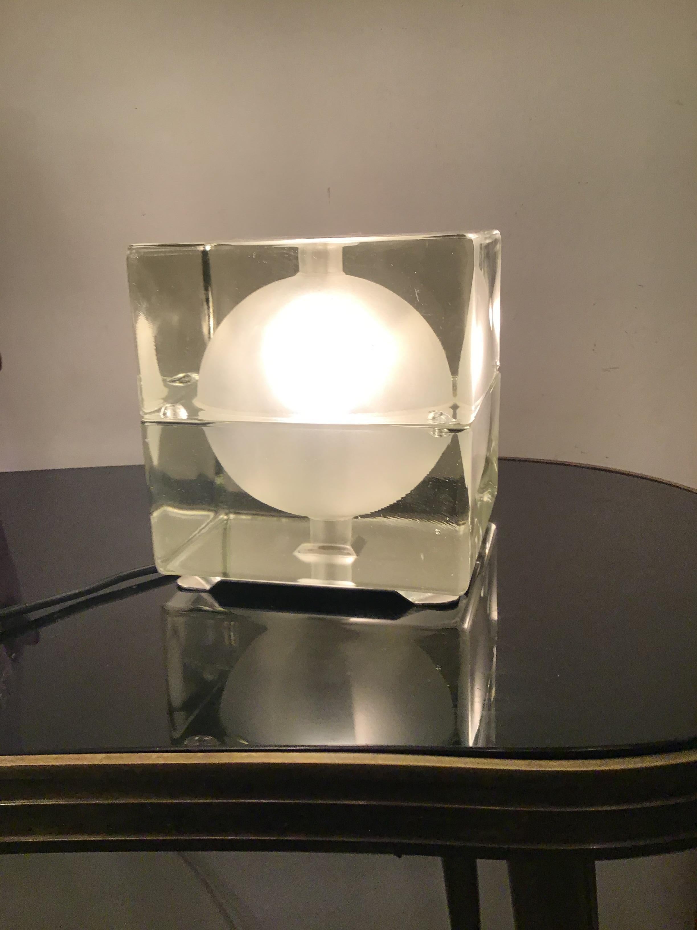 Lampe de bureau Cubosfera Alessandro Mendini en métal et verre crème, 1968, Italie en vente 1