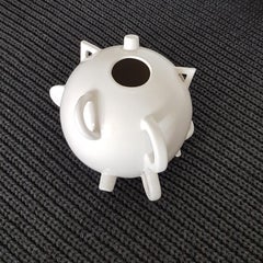 Vase sphérique italien en porcelaine blanche émaillée Zanotta signé Alessandro Mendini