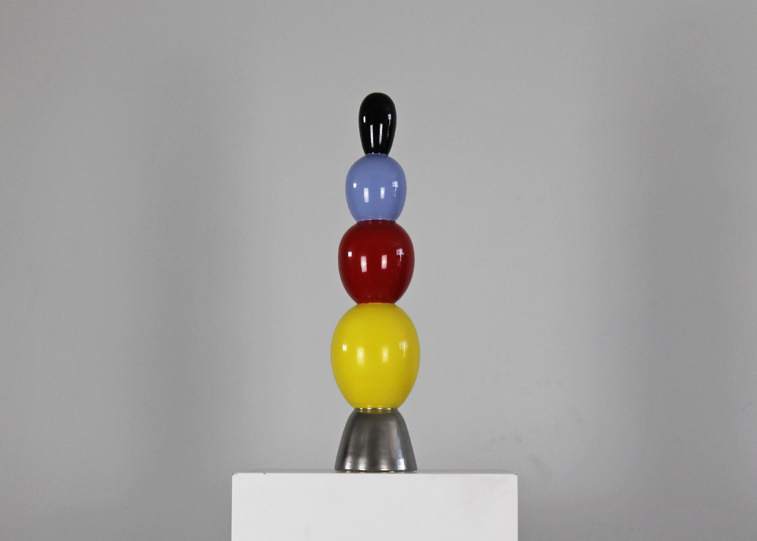 Triglifo is an elegant statuette entirely realized in ceramic as a part of a 12 columns series designed by Alessandro Mendini and produced by Superego in the early 2000s. 

The sculpture is signed and numbered under the base.

The Triglifo column