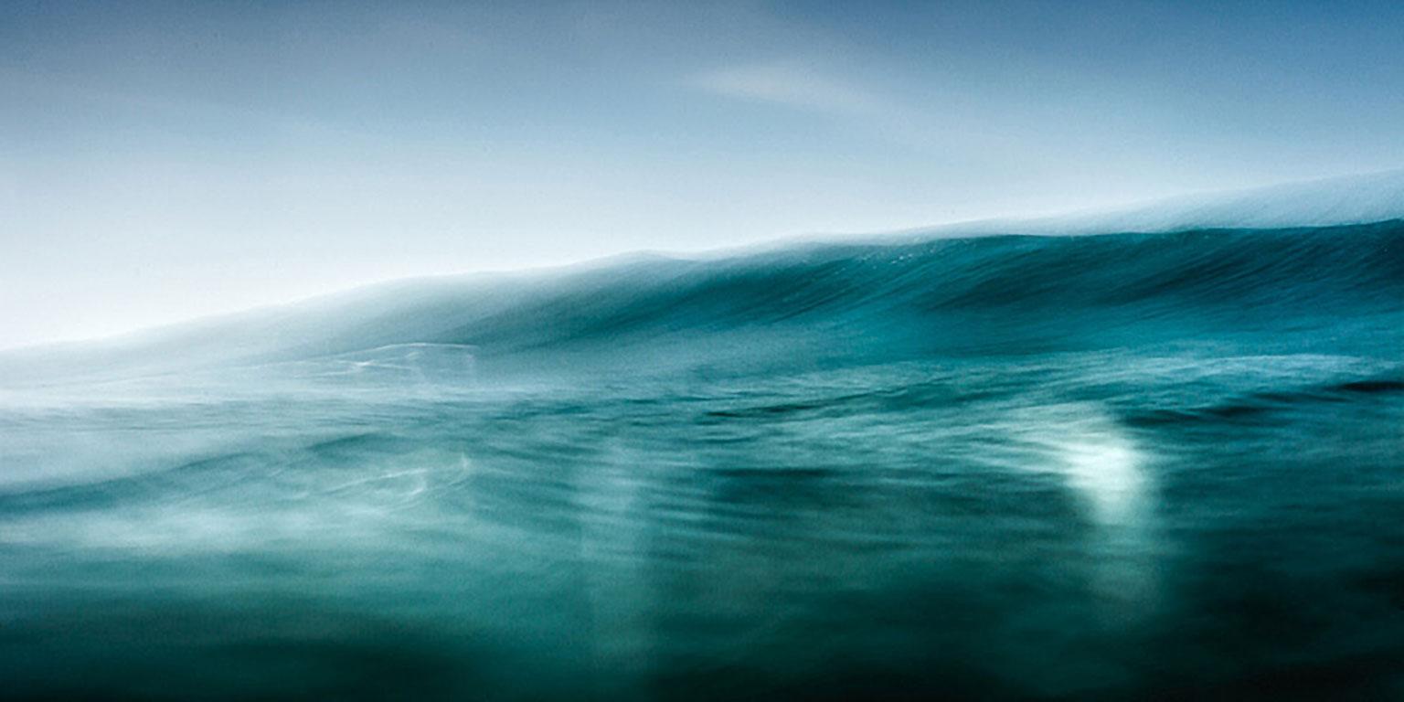 Abstract Photograph de Alessandro Puccinelli - En medio #24 - Fotografía panorámica de paisajes marinos