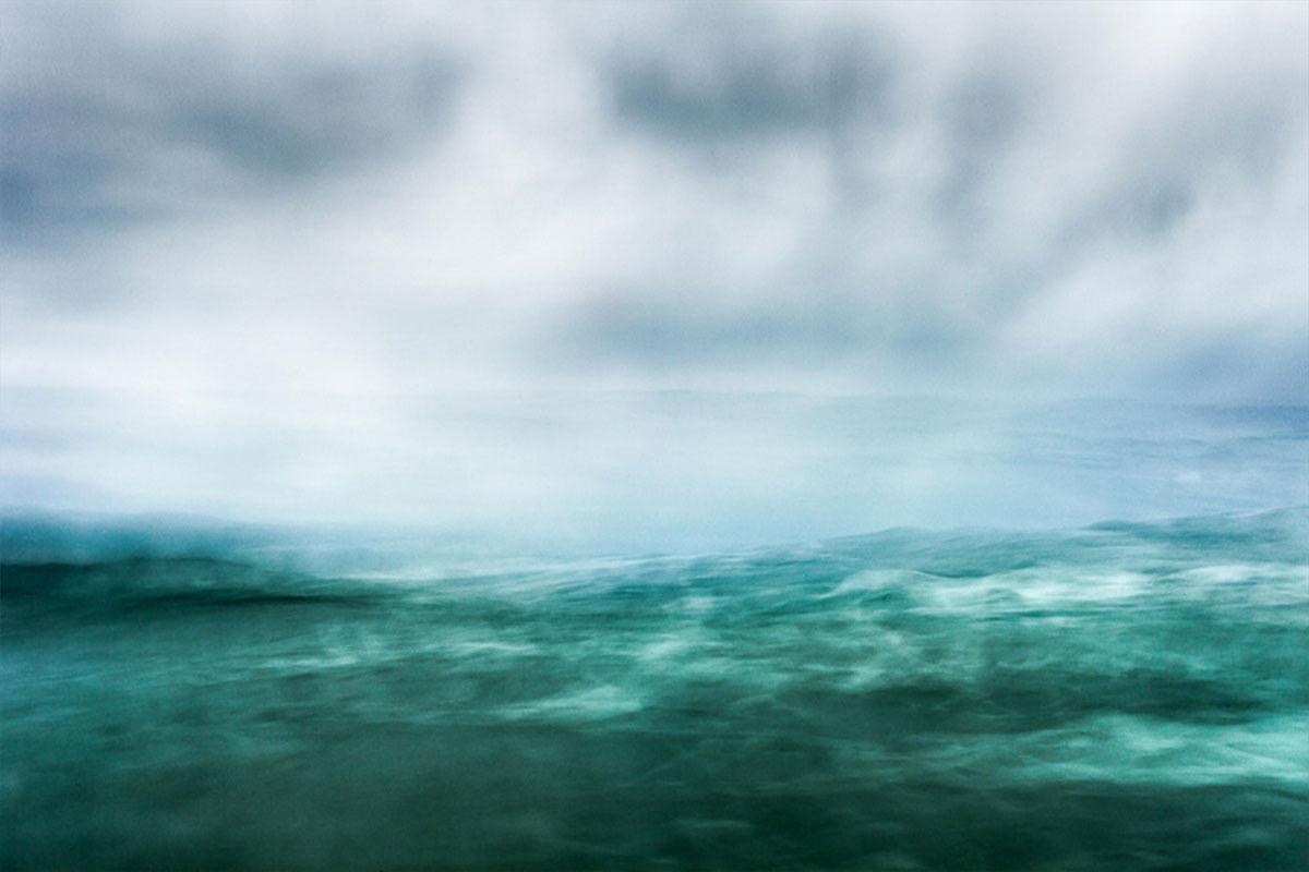 Alessandro Puccinelli Abstract Photograph - In Between #5 - Seascape