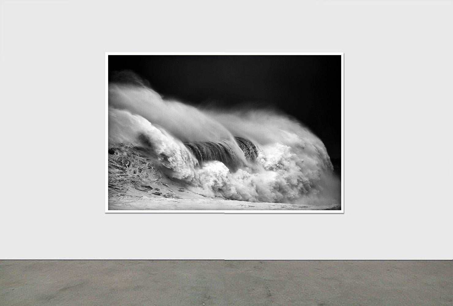 ALESSANDRO PUCCINELLI

Nazare, Portugal, vagues, photographie de paysages marins, 2019
Série MARE
Paysage marin - De la série Mare - Monté et encadré

40 x 60 pouces
Edition de 5

60 x 88.5 pouces
Edition de 3

ALESSANDRO PUCCINELLI
Série