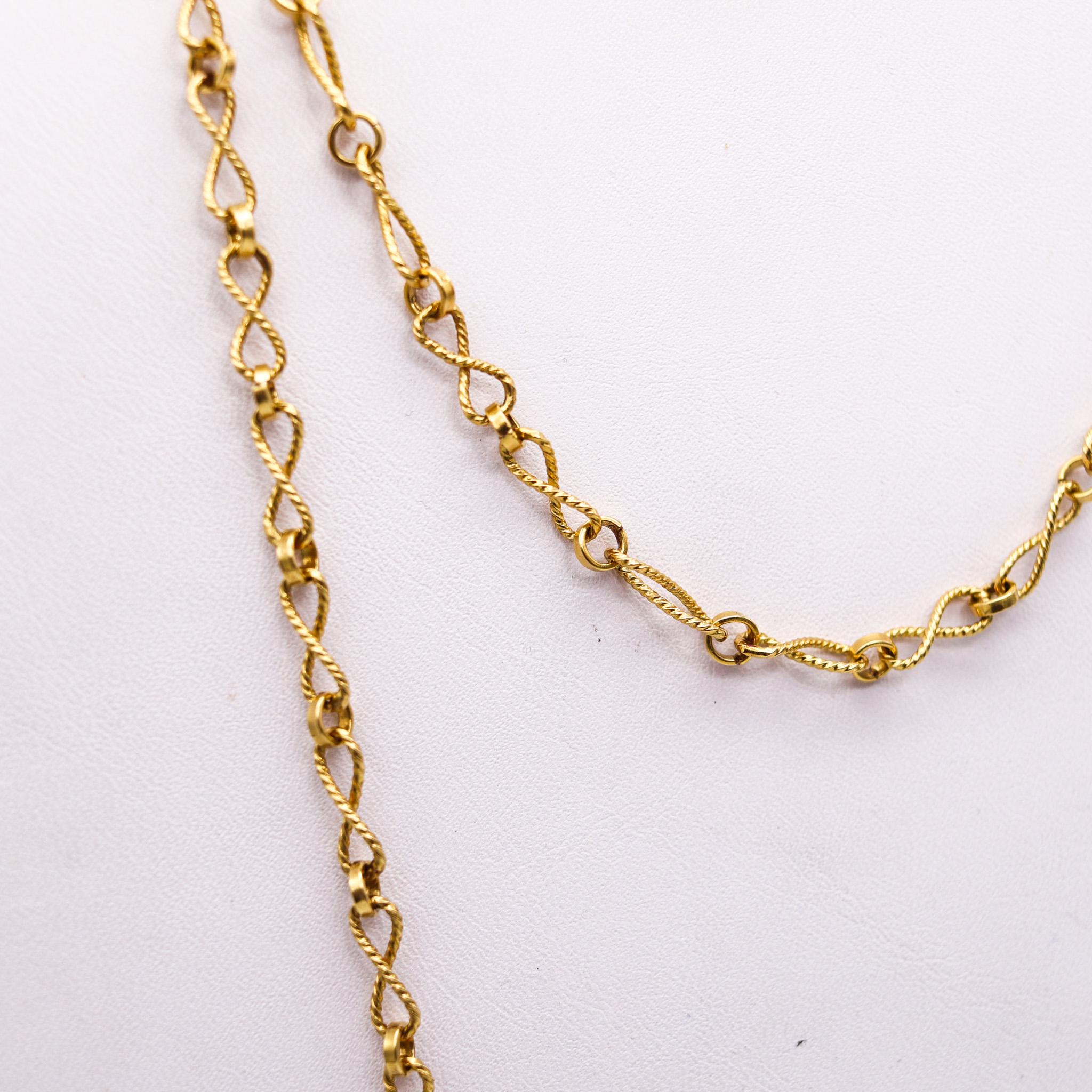 Retro-modernist chain designed by Alessi Domenico. 

Beautiful retro modernist chain, created in Vicenza Italy at the goldsmith atelier of Alessi Domenico, back in the late 1960. It was crafted with multiples twisted wires links made up in solid