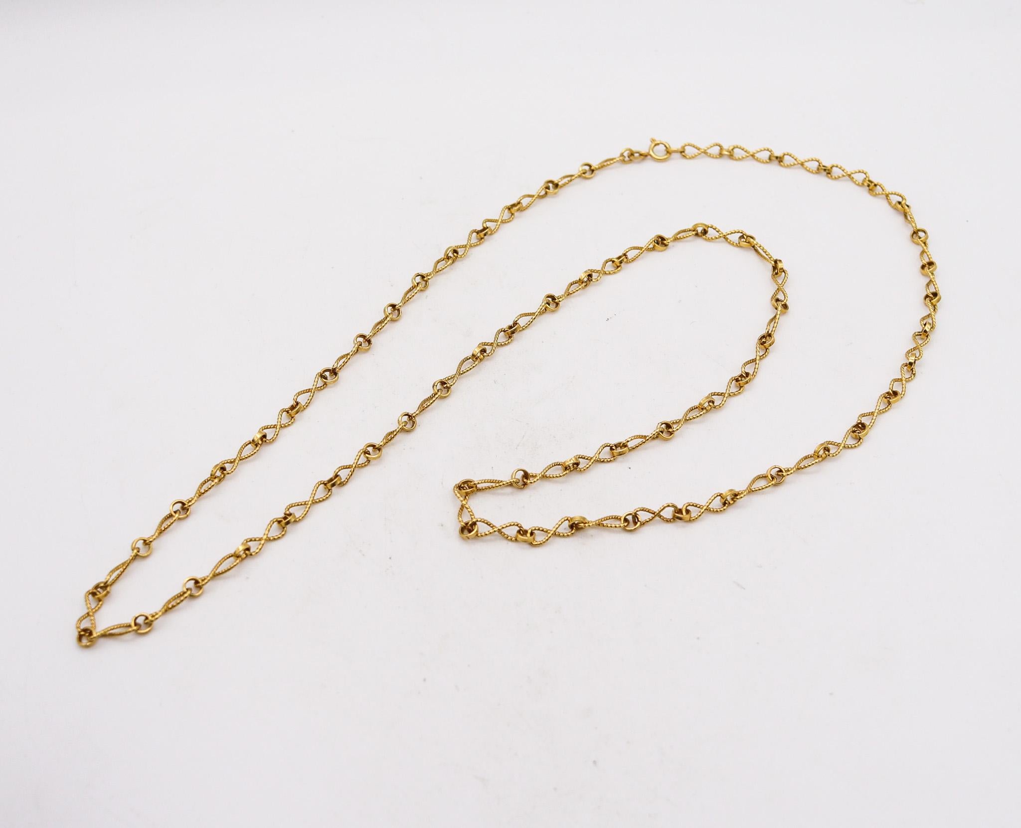 Alessi Domenico 1970 Retro Modern Twisted Long Chain In Solid 18Kt Yellow Gold In Excellent Condition For Sale In Miami, FL