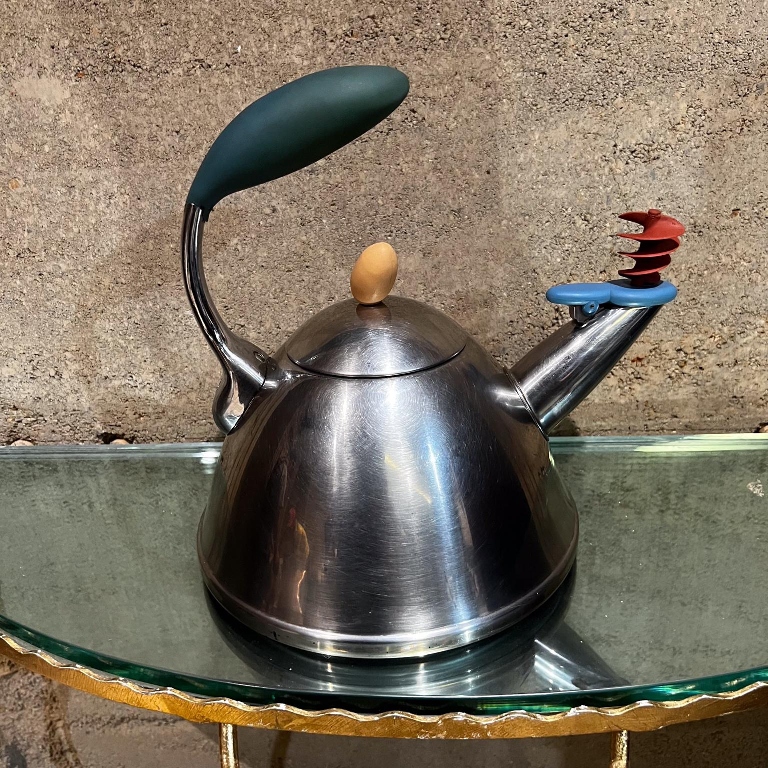 1980s Memphis Teapot Kettle designer Michael Graves In Good Condition For Sale In Chula Vista, CA