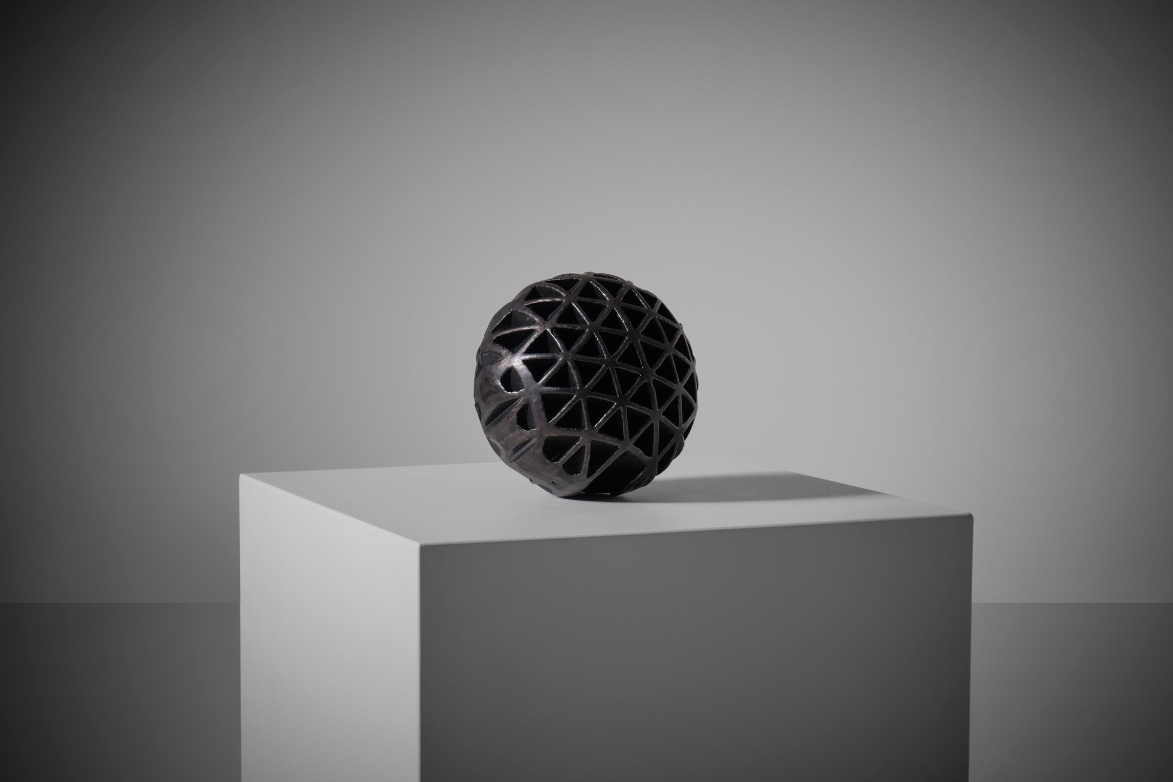 Alessio Tasca Anthracite Ceramic Sphere Sculpture, Italy, 1960s In Good Condition For Sale In Rotterdam, NL