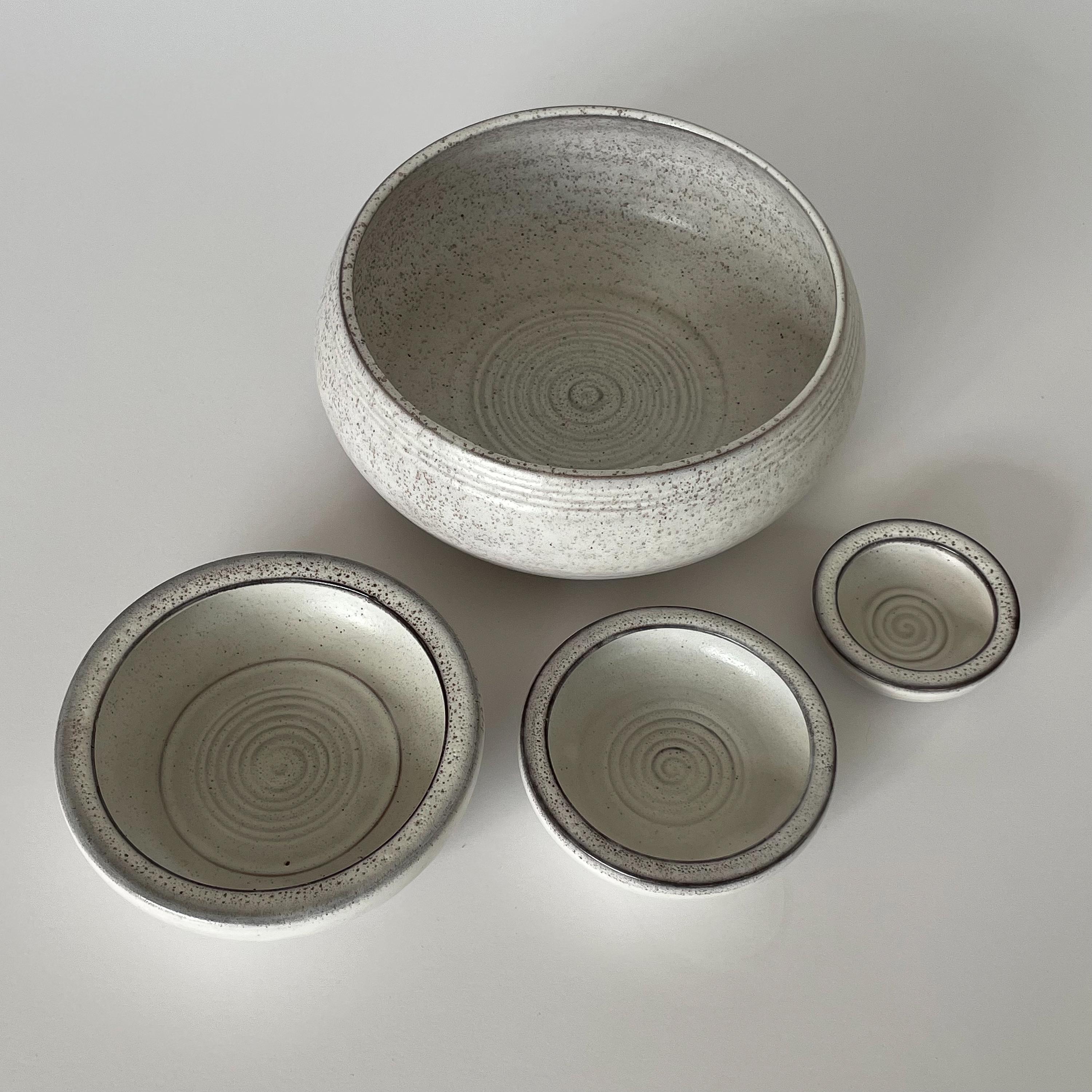Alessio Tasca Ceramic Nesting Centerpiece Bowls In Excellent Condition In Chicago, IL