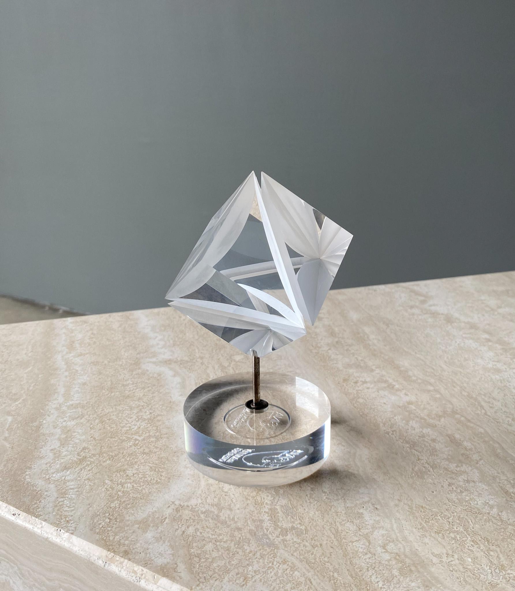 Alessio Tasca for Fusina Acrylic Prism Sculpture, 1970s  For Sale 1