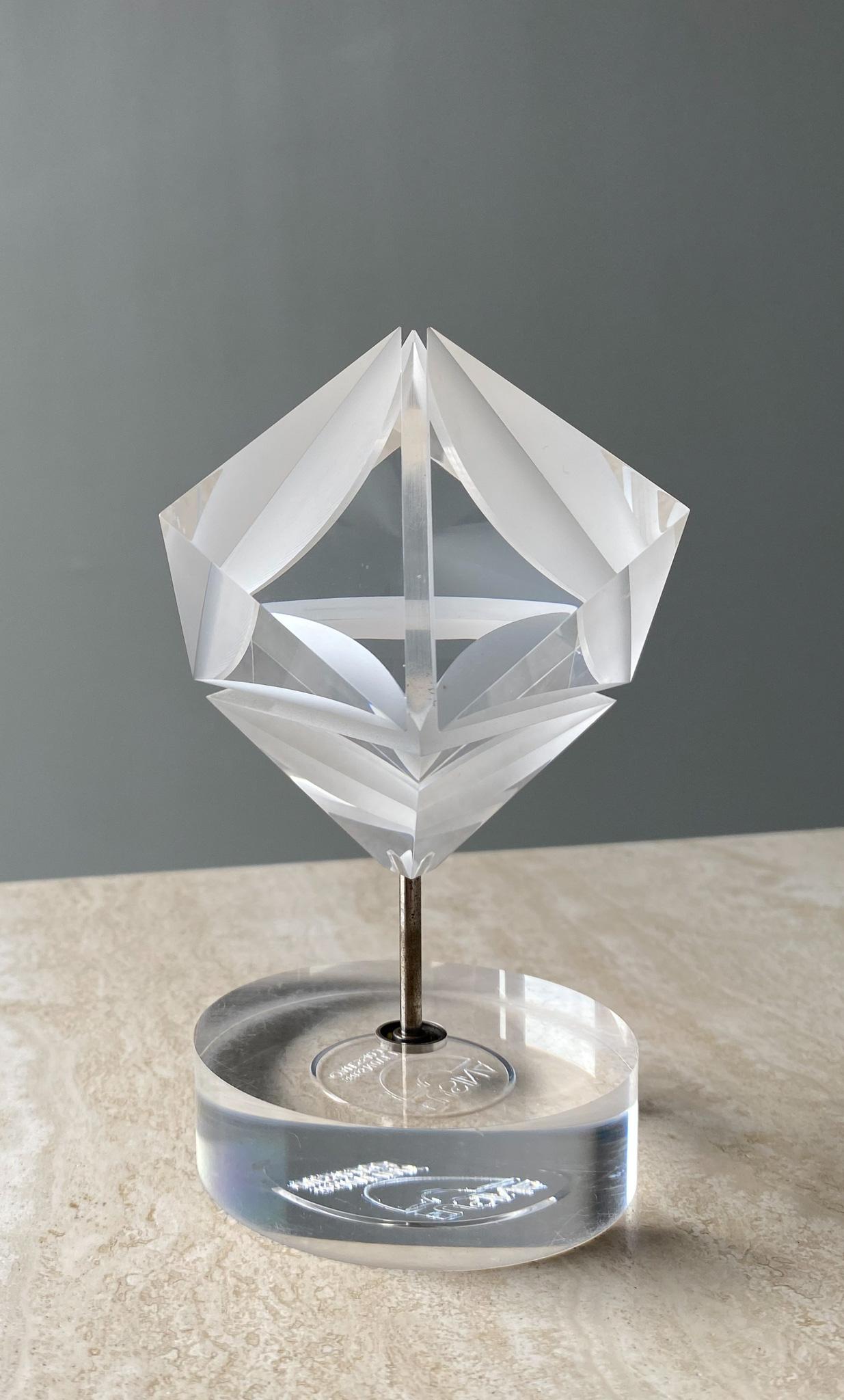 Alessio Tasca for Fusina Acrylic Prism Sculpture, 1970s  For Sale 2
