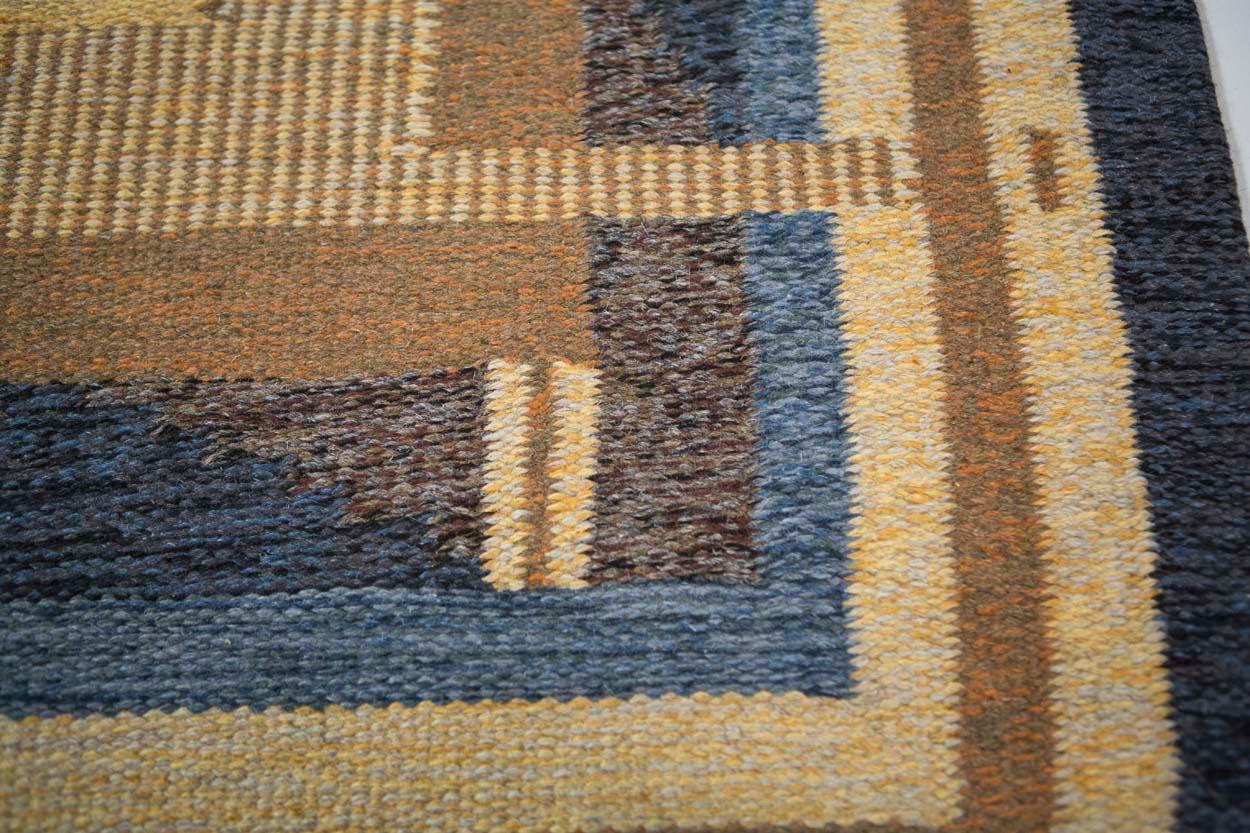 Alestalon Mattokutomo, Golden and Blue Finnish Flat-Weave Rug, Finland, 1950s For Sale 7