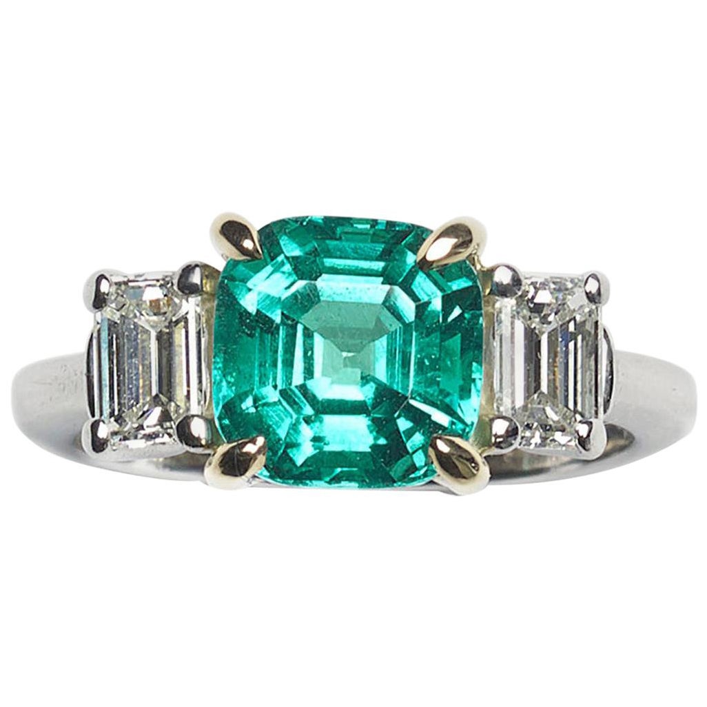 Aletto Brothers Colombian Emerald, Diamond, Platinum and Gold Ring For Sale