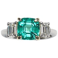 Aletto Brothers Colombian Emerald, Diamond, Platinum and Gold Ring