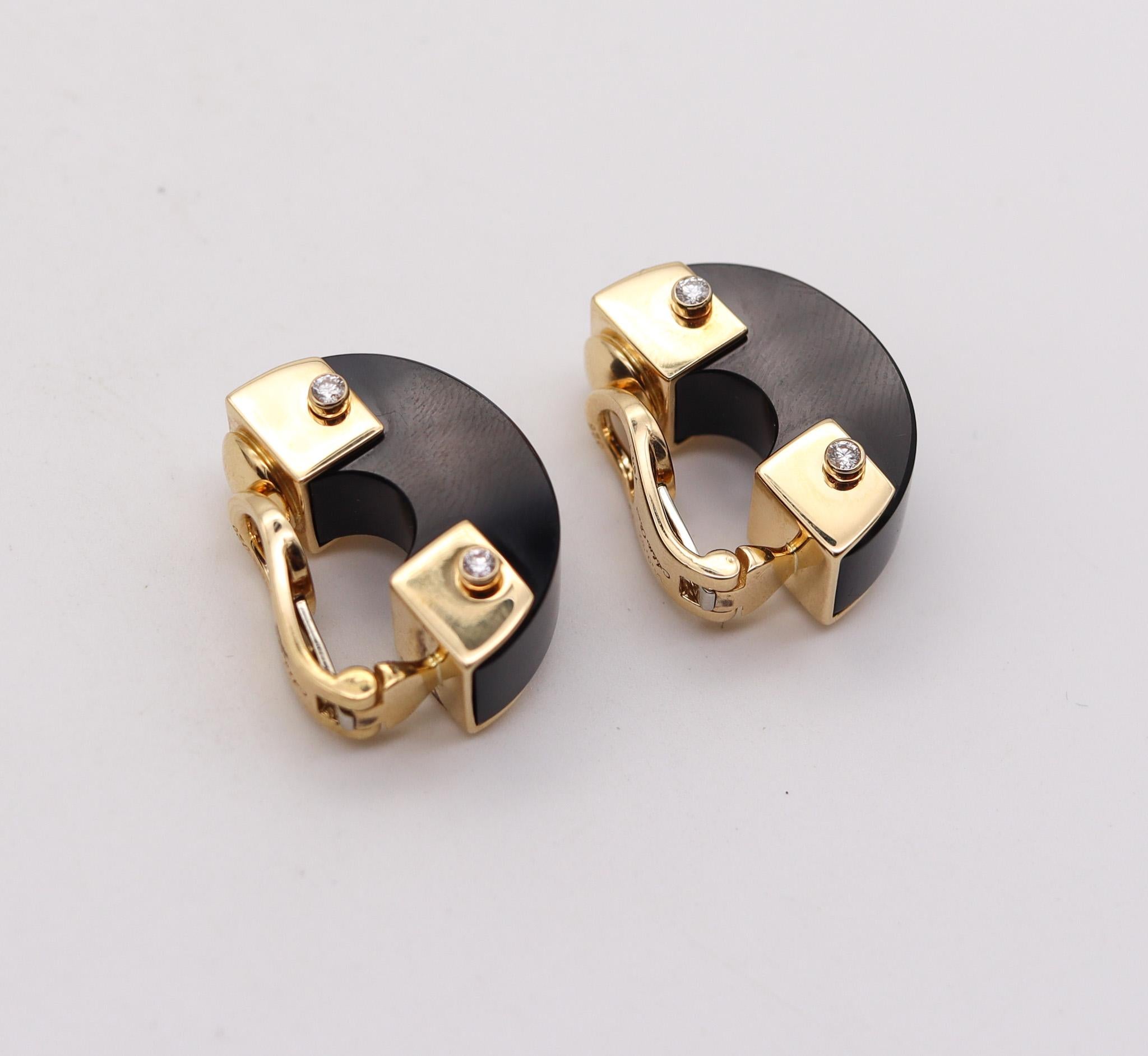 Aletto Brothers Geometric Earrings in 18kt Yellow Gold with Diamonds and Onyxes In Excellent Condition For Sale In Miami, FL