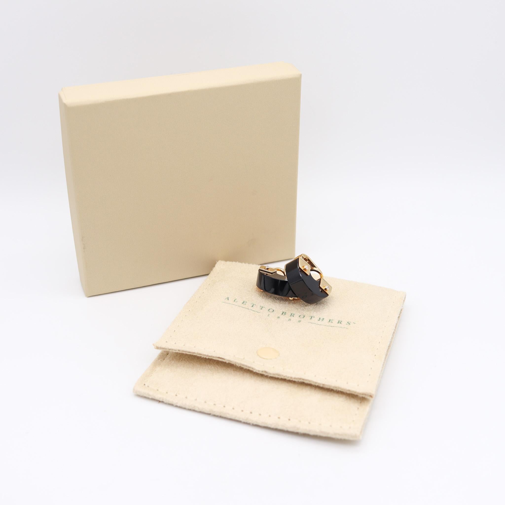 Aletto Brothers Geometrische Ohrringe aus 18kt Gelbgold mit Diamanten und Onyxen im Angebot 1