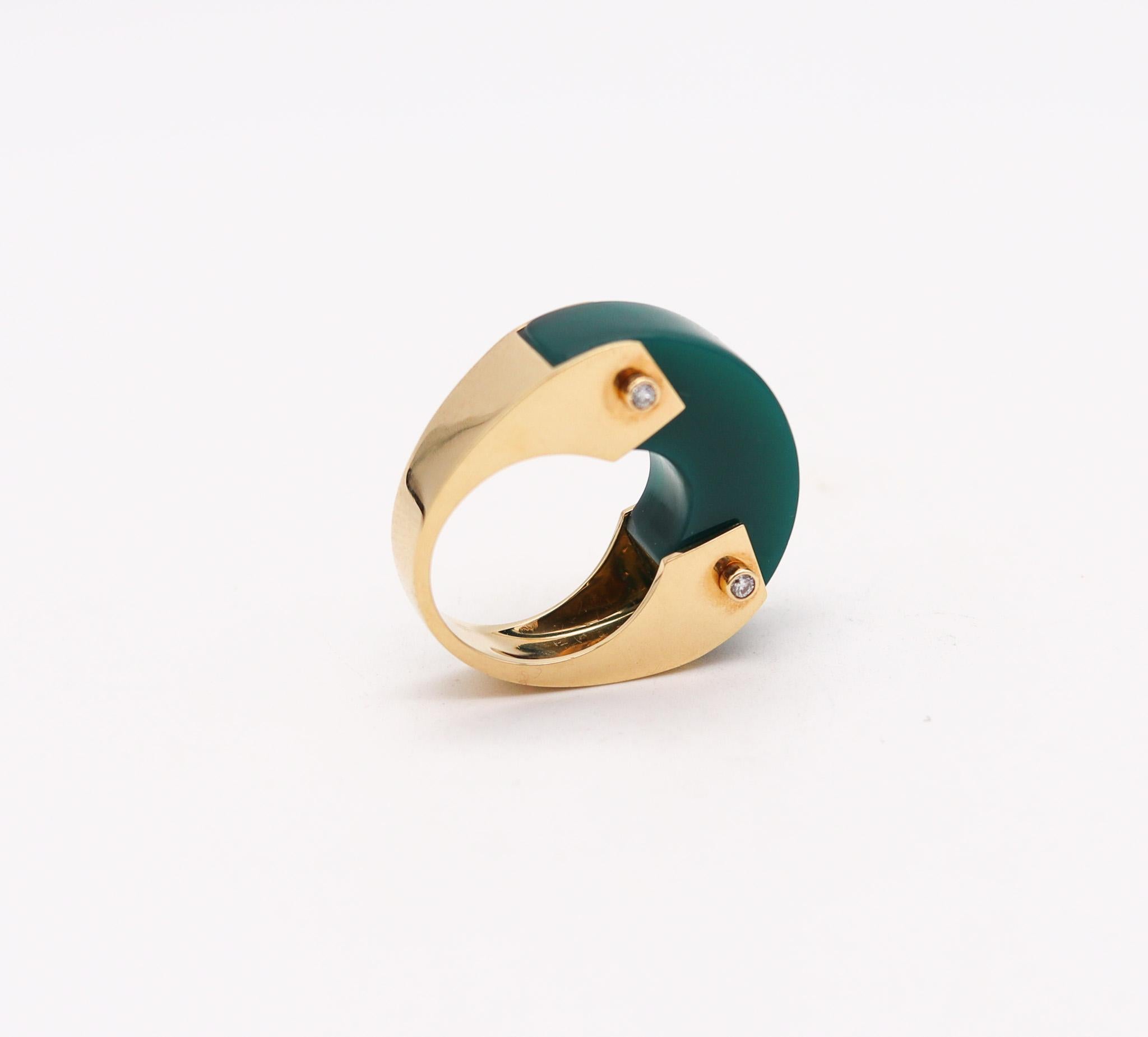 Aletto Brothers Industrial Cocktail Ring in 18k Yellow Gold with Chrysoprase In Excellent Condition For Sale In Miami, FL
