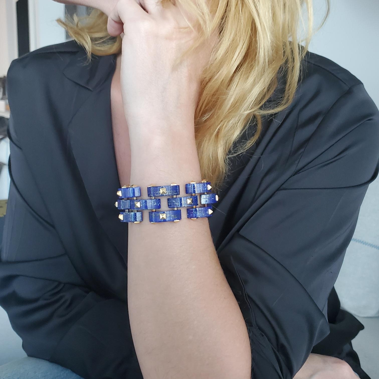 Geometric bracelet designed by the Aletto Brothers.

A contemporary masterpiece of geometric design. This fabulous flexible links bracelet was created by the jewelry designers Aletto Brothers and are part of the new Lapis collection. It was