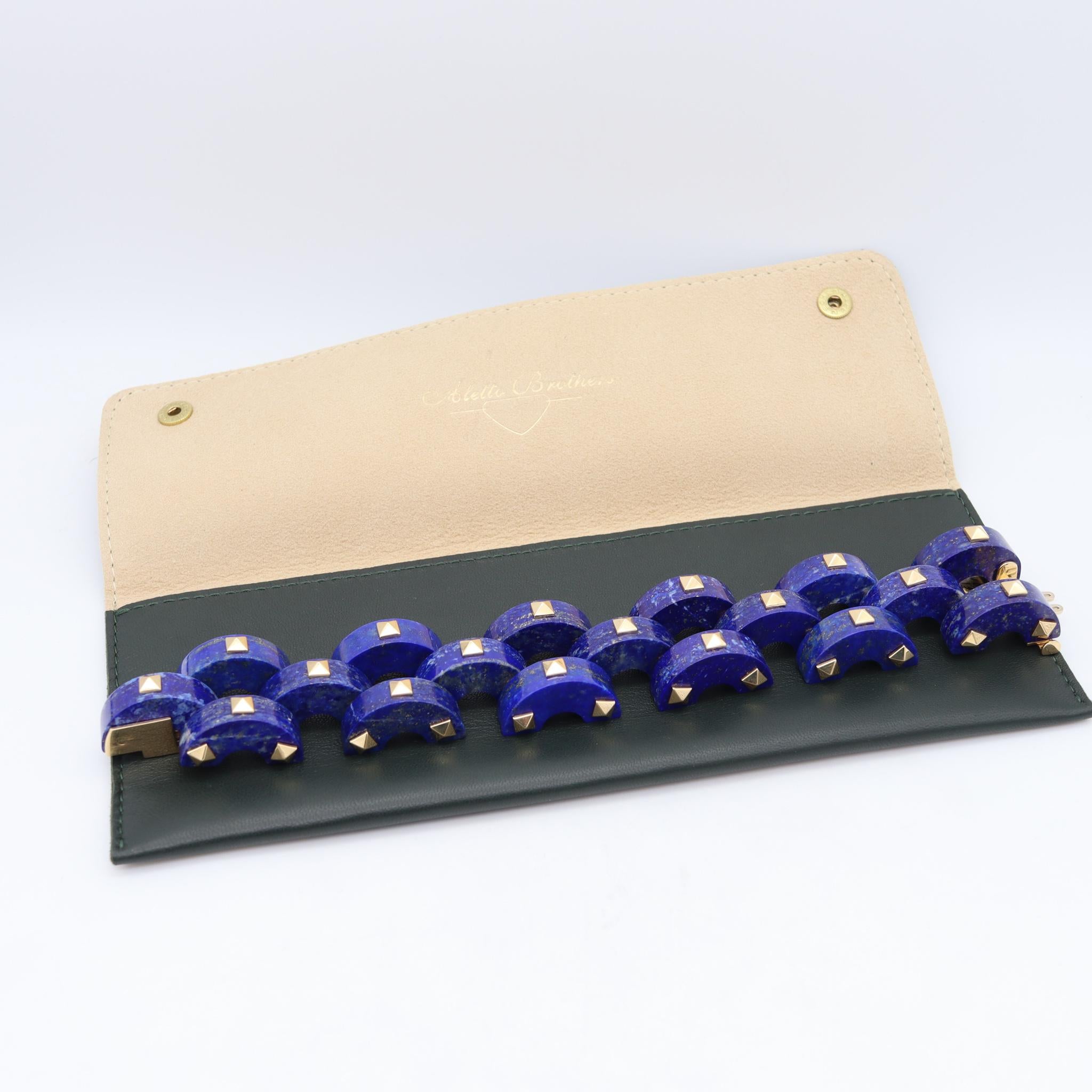 Modern Aletto Brothers Sculptural Bracelet in 18kt Yellow Gold with Carved Lapis Lazuli For Sale