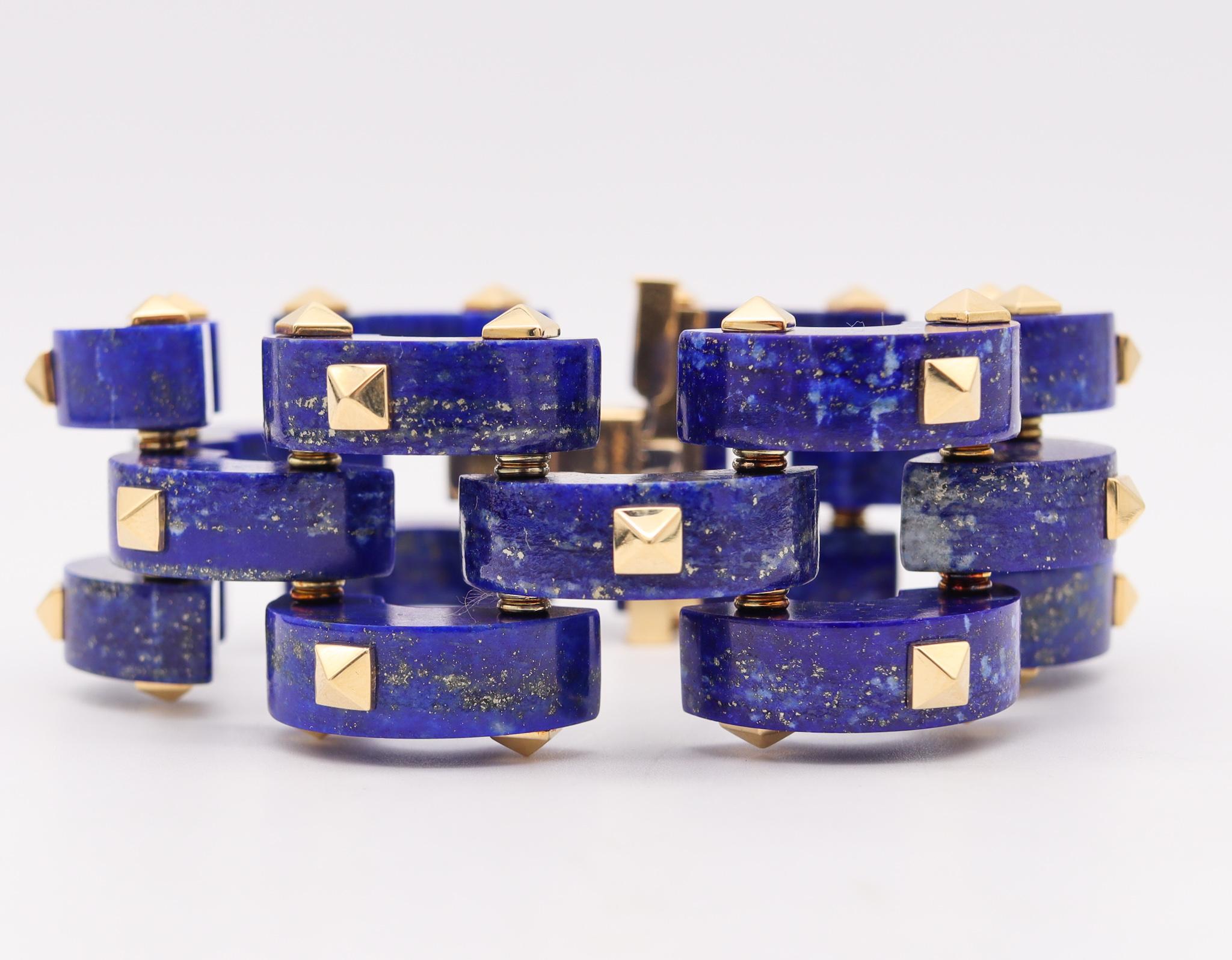 Cabochon Aletto Brothers Sculptural Bracelet in 18kt Yellow Gold with Carved Lapis Lazuli For Sale